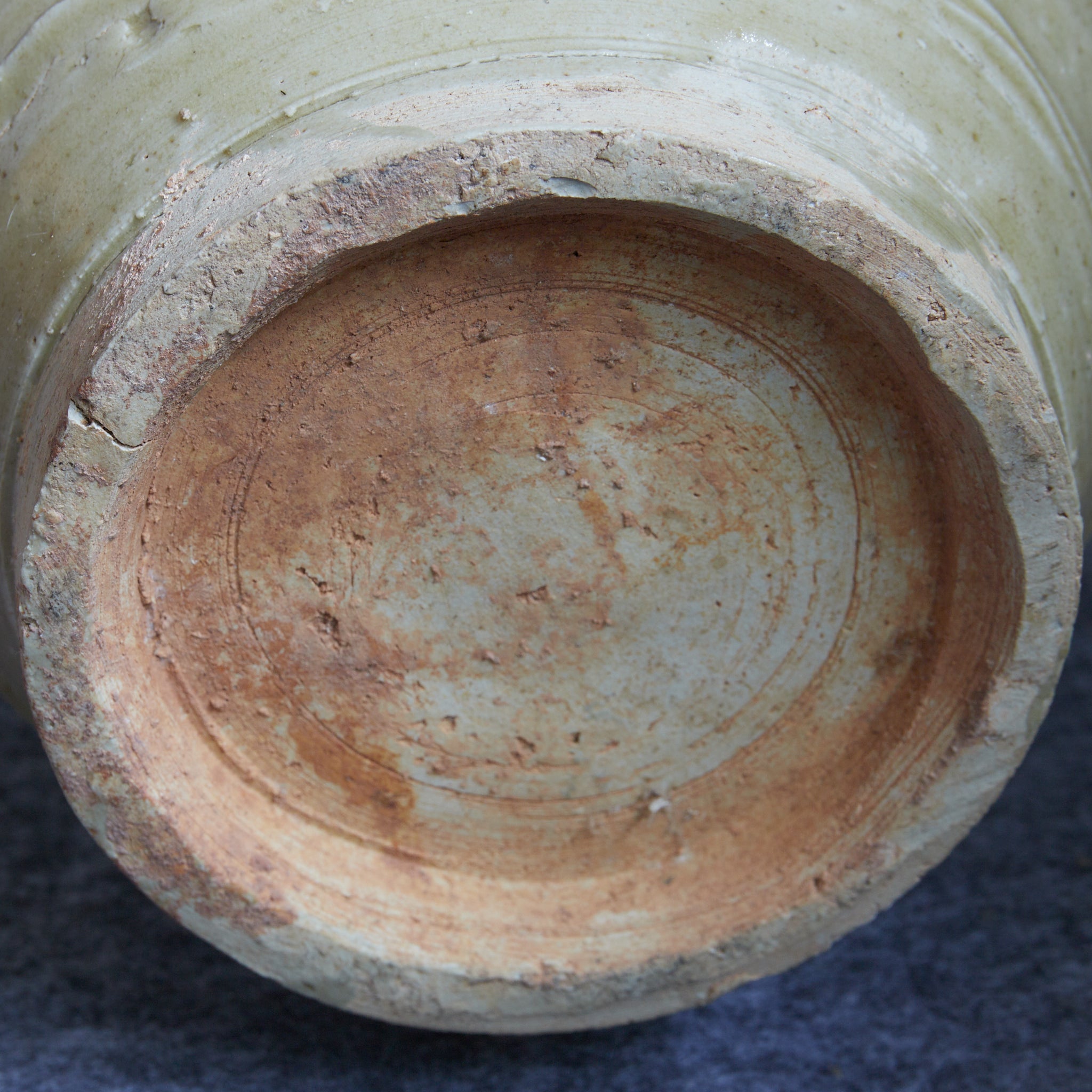 BOUTEILLE, four Cizhou, céladon avec décor appliqué, Dynastie Song（960–1279 apr. J.-C.）