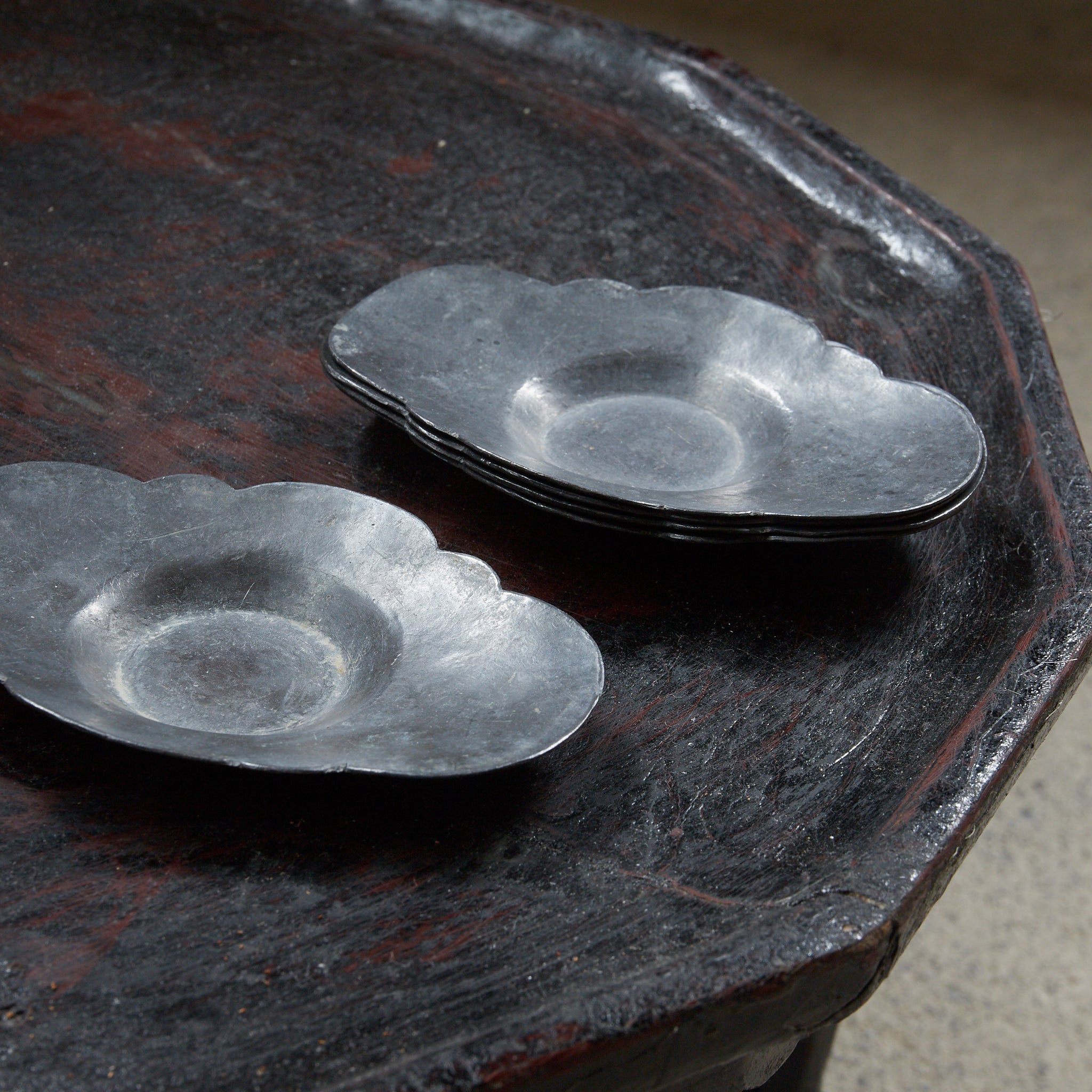 清代 古錫輪花形茶托 5客揃 在銘（1616–1911CE） | 入蘆花（ロカニイル）