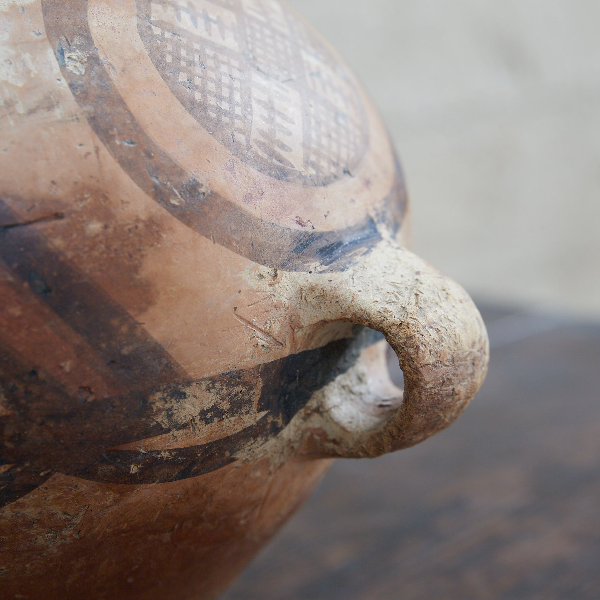 馬家窯文化 彩陶幾何文双耳罐 木箱付（3300–2050BCE） | 入蘆花