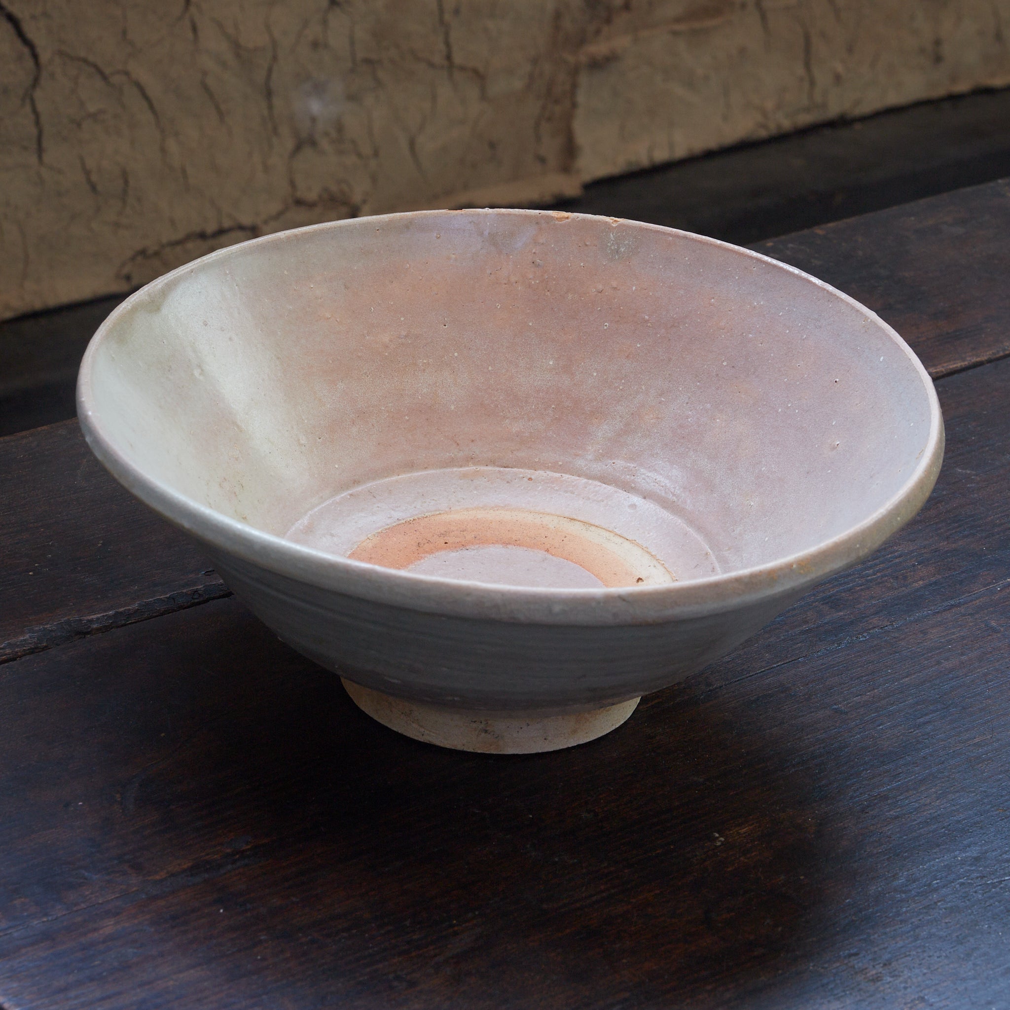 宋代–元代 薄紅手白釉茶碗（960–1368CE）