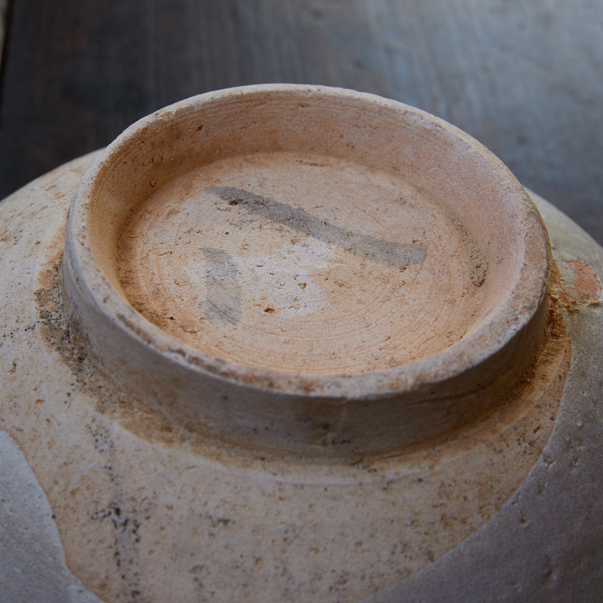 宋代–元代 薄紅手白釉茶碗（960–1368CE）