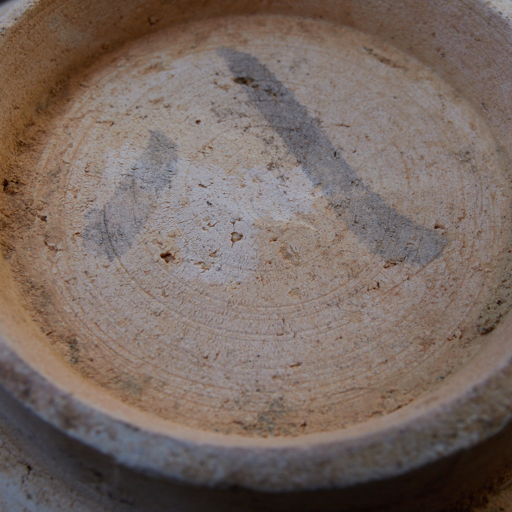 宋代–元代 薄紅手白釉茶碗（960–1368CE）