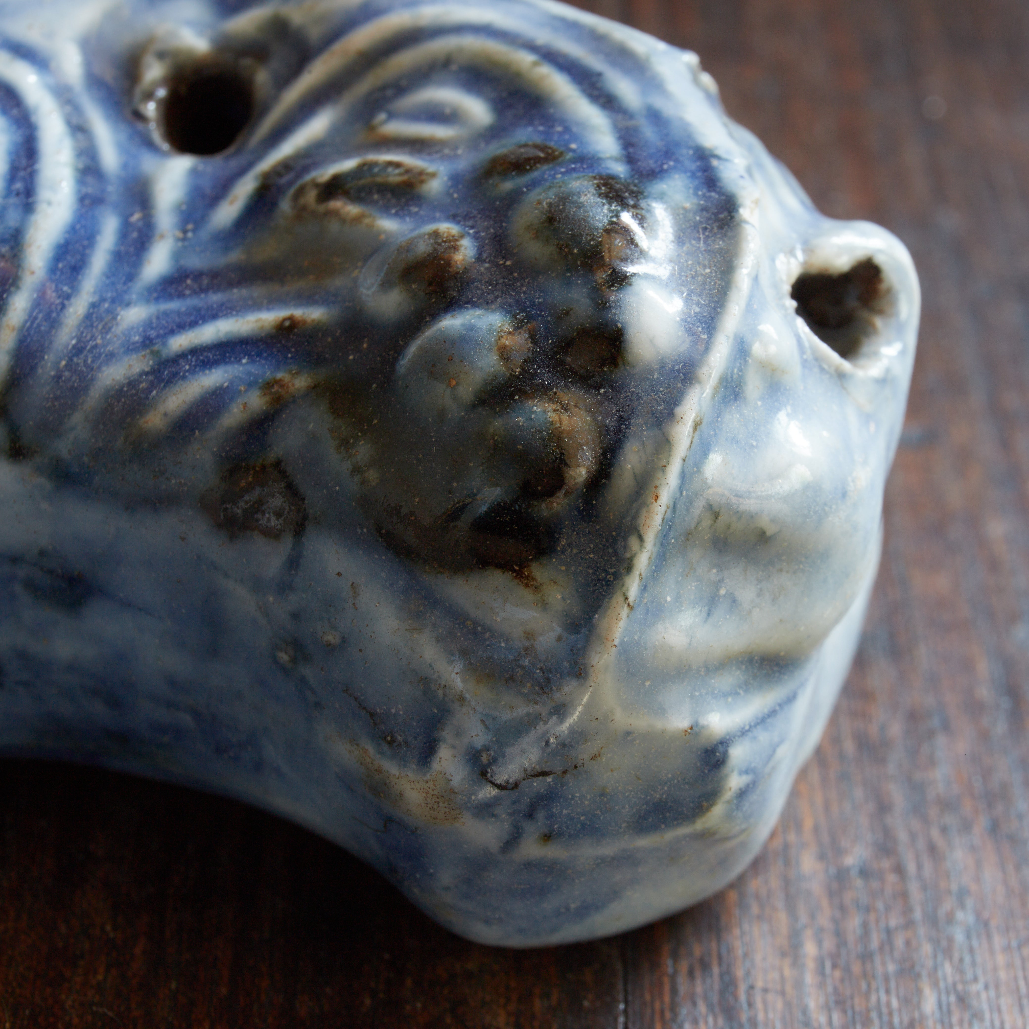 李朝 瑠璃釉獅子形水滴（1392–1897CE） | 入蘆花（ロカニイル）