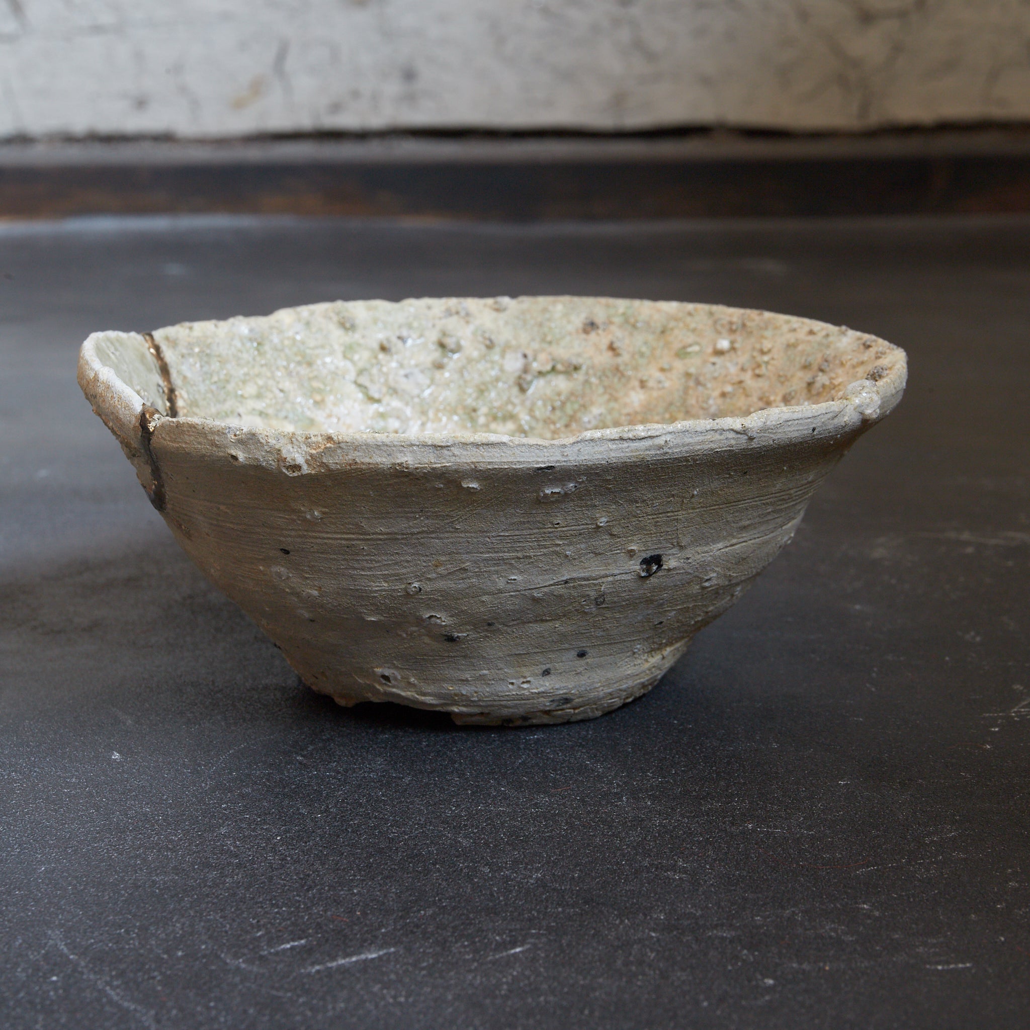 YAMACHAWAN (BERGSCHALE), Sanage, ascheglasiert, A, Kamakura-Zeit (1185–1333 n. Chr.) | Detailansicht 4
