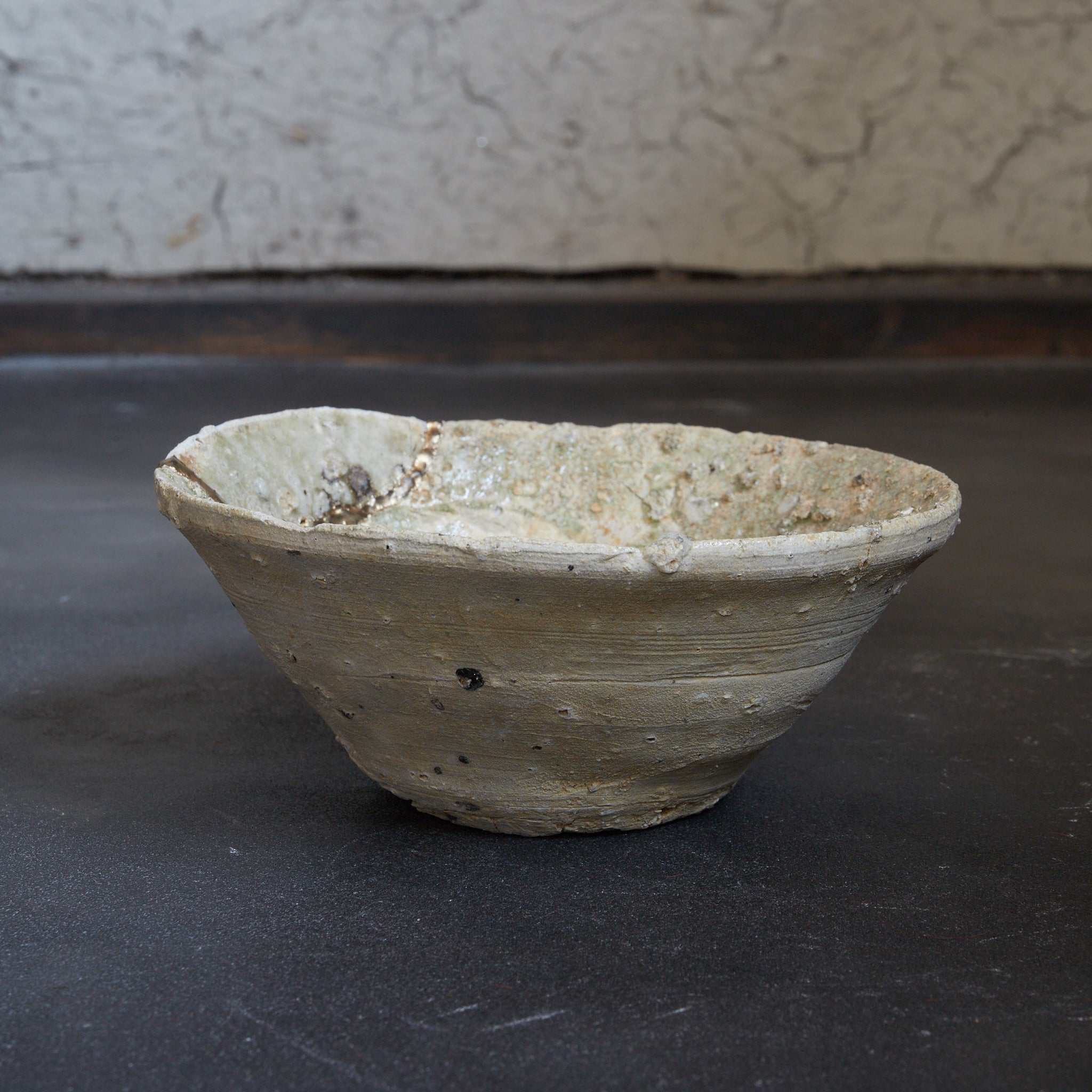 鎌倉時代 猿投 灰釉山茶碗 A（1185–1333CE） | 入蘆花（ロカニイル）