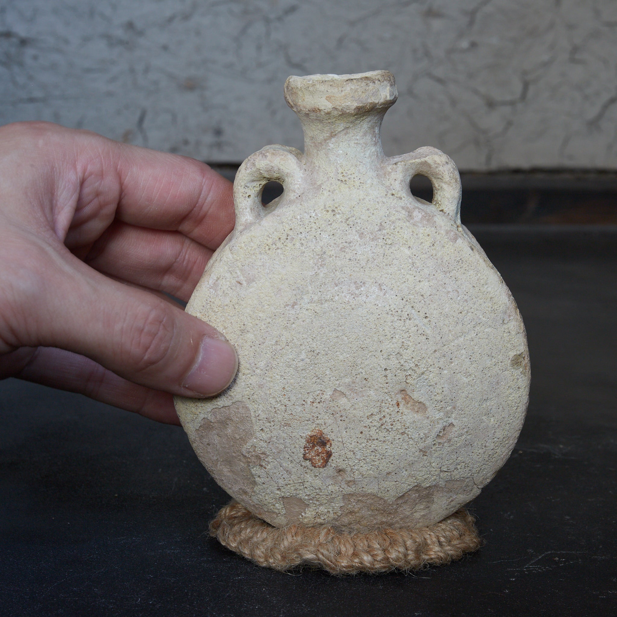 VASE APLATI, Céramique islamique, avec anses, Antiquité (IIIe–XIIe siècle) | Image de détail 9