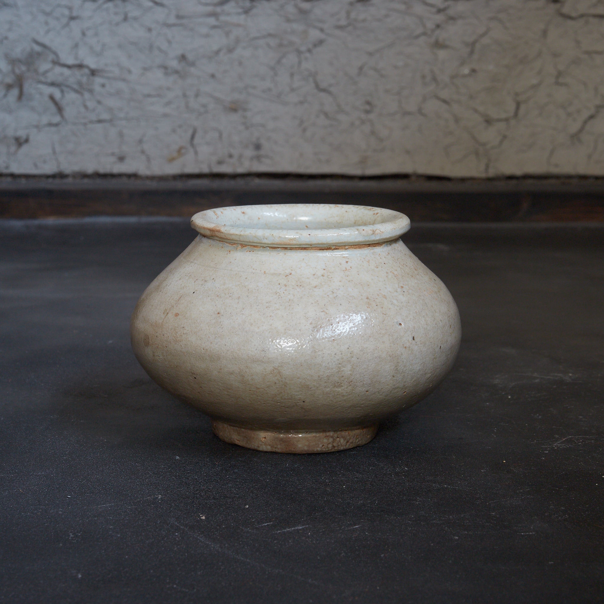 VASO GLOBULARE, Porcellana bianca, Dinastia Joseon (1392–1897 d.C.) | Immagine di dettaglio 3