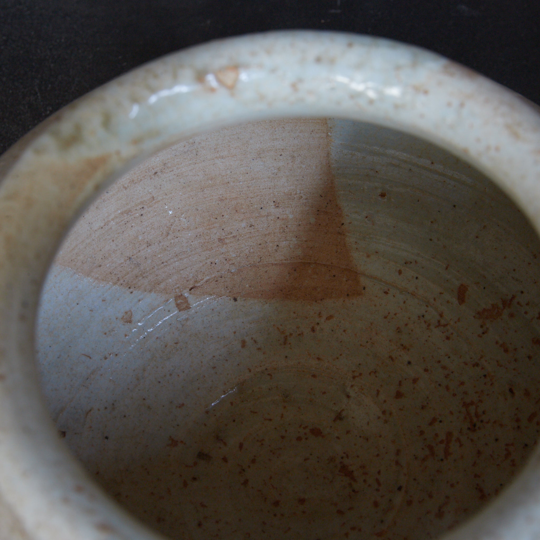 VASO GLOBULARE, Porcellana bianca, Dinastia Joseon (1392–1897 d.C.) | Immagine di dettaglio 10