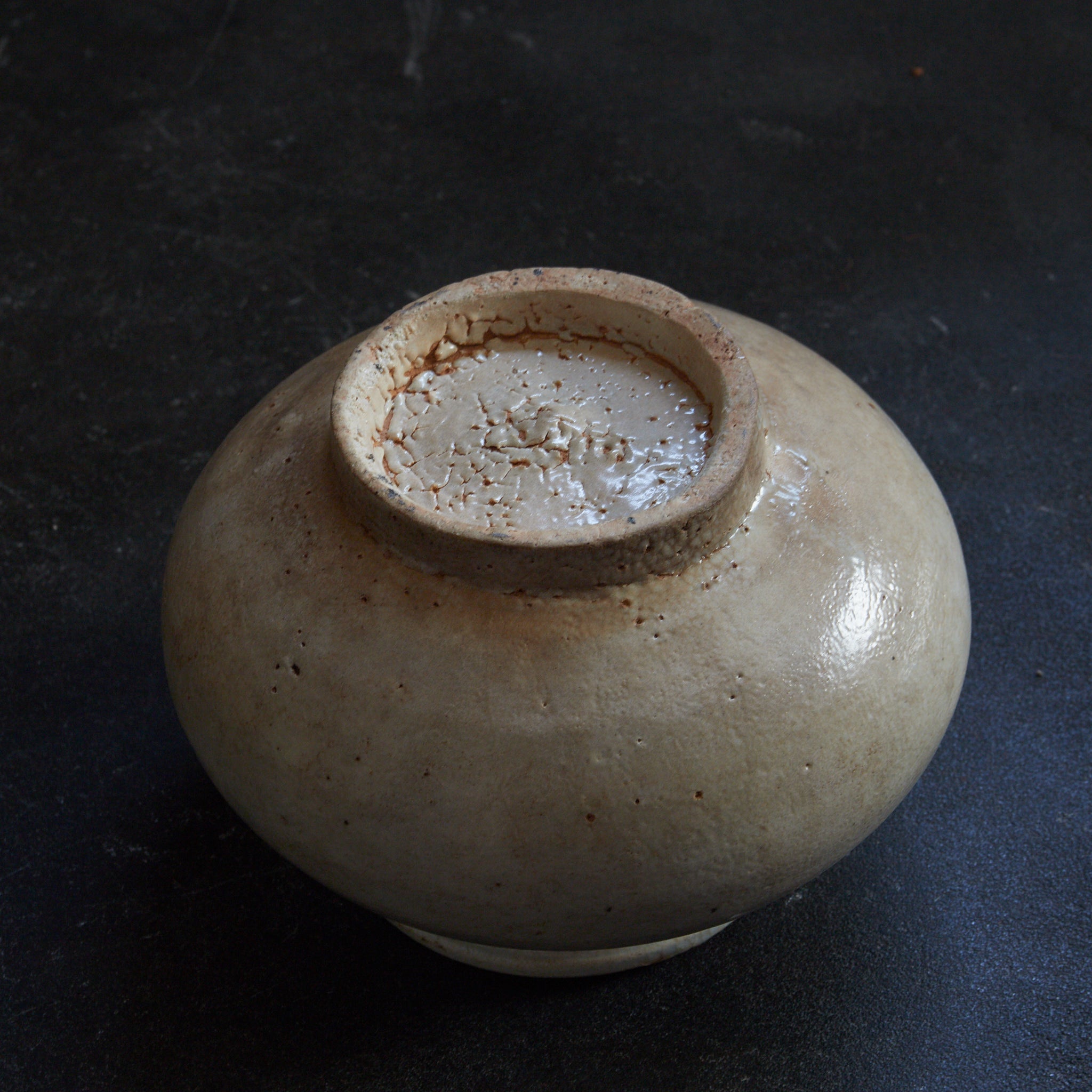 李朝 白磁 丸壺（1392–1897CE） | 入蘆花（ロカニイル）