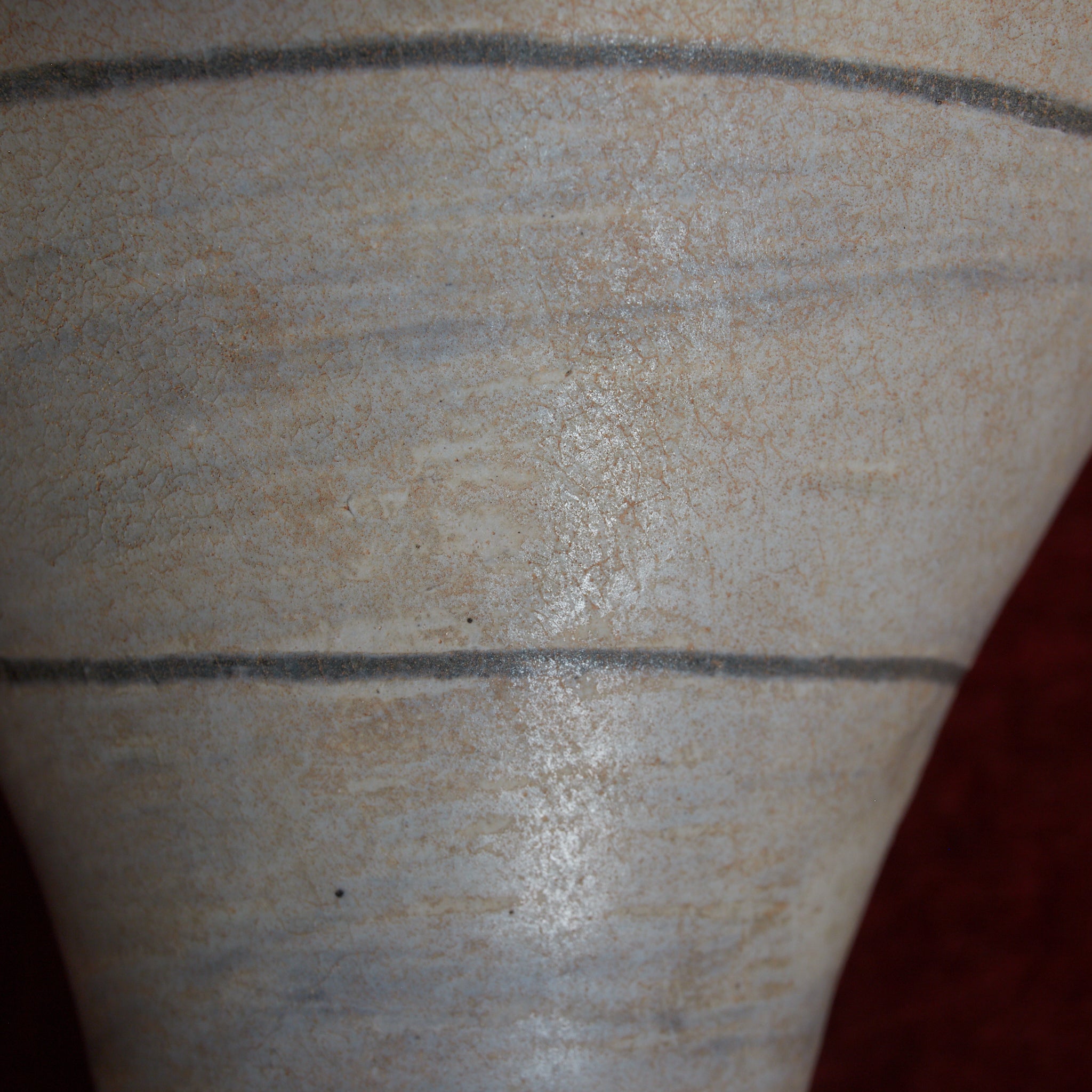 FLASCHE, Buncheong-Ware mit sgraffitoverzierte doppelfischmuster, mit Holzkiste, Joseon-Dynastie (1392–1897 n. Chr.) | Detailansicht 48
