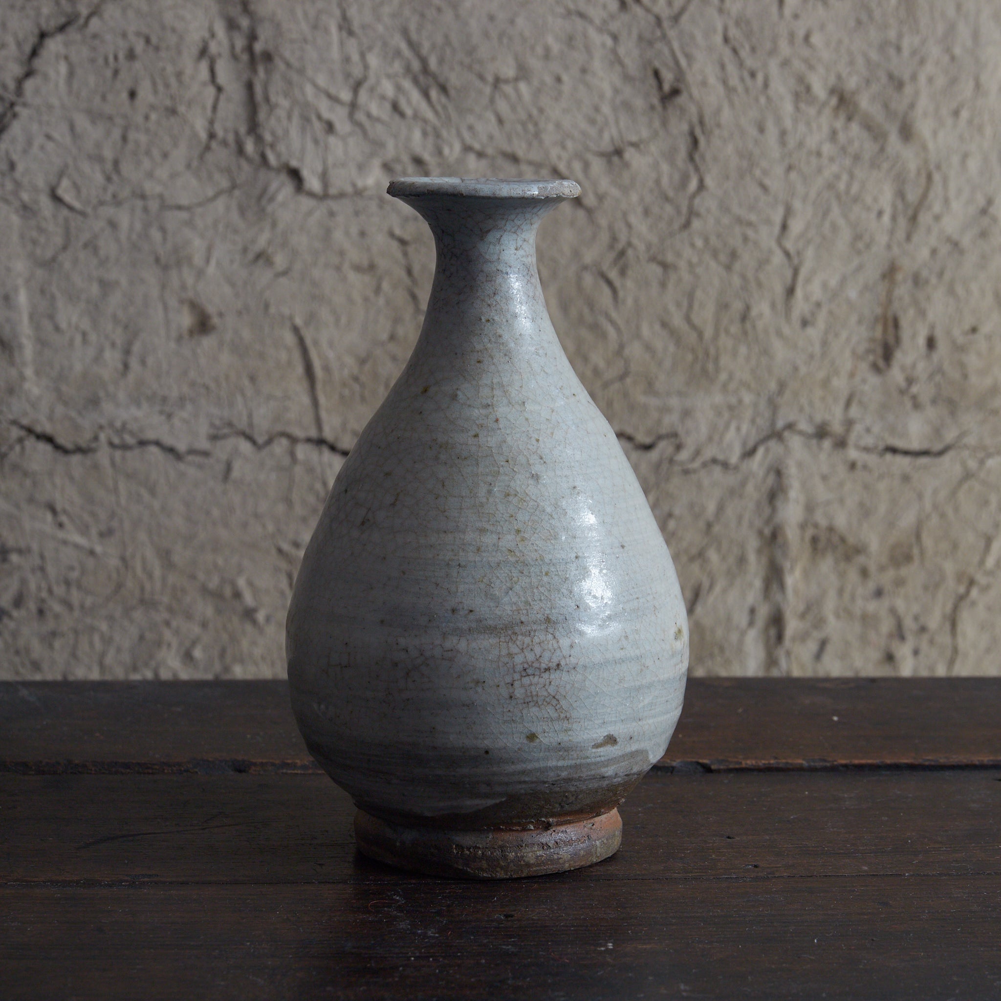 TOKKURI, Buncheong-Ware mit engobiertes pinselstrichmuster, Joseon-Dynastie (1392–1897 n. Chr.) | Detailansicht 3