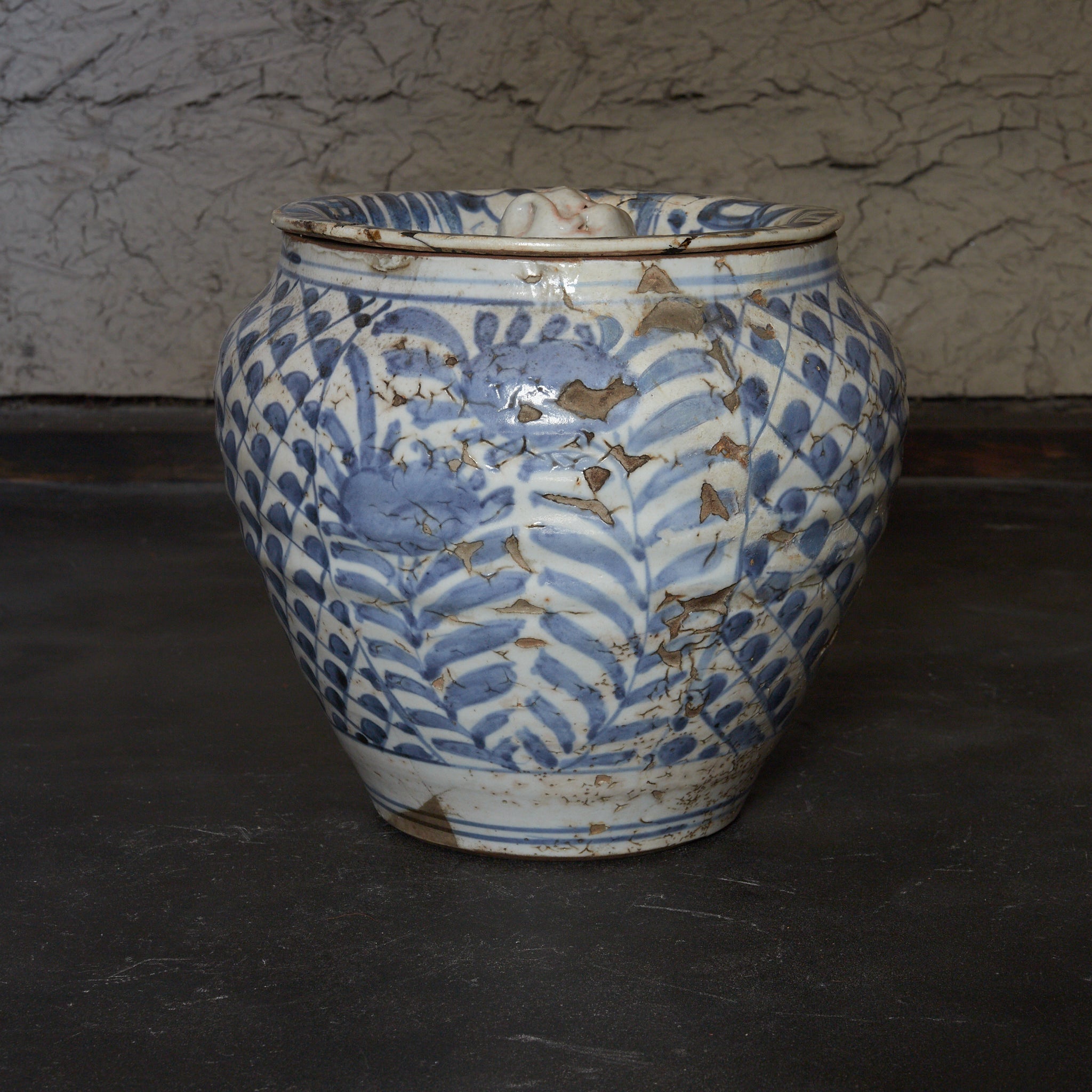 明代 古染付 魚鱗花卉文蓋壺 水指（1368–1644CE） | 入蘆花（ロカニイル）