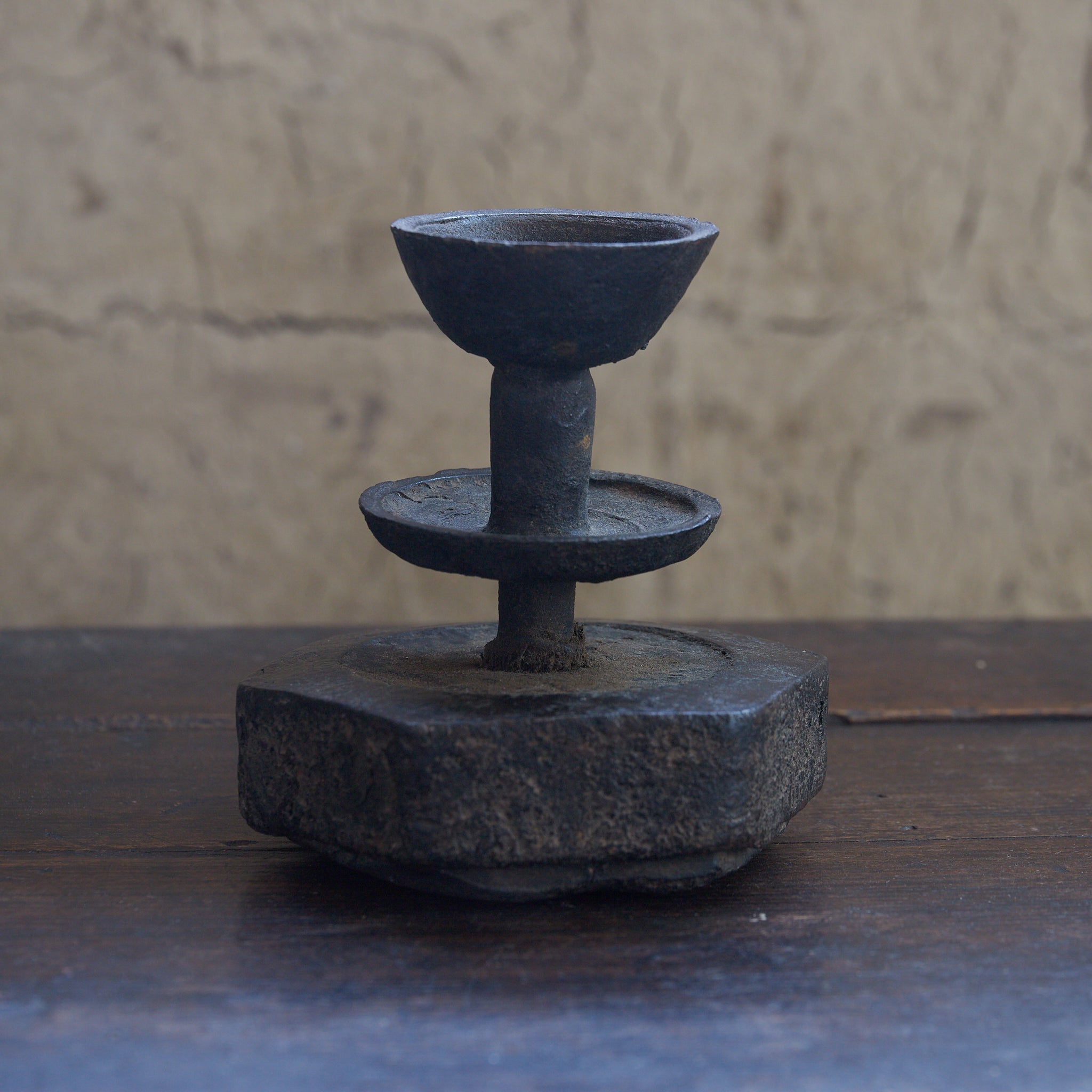 李朝 古鉄面取燭台（1392–1897CE） | Detailansicht 5