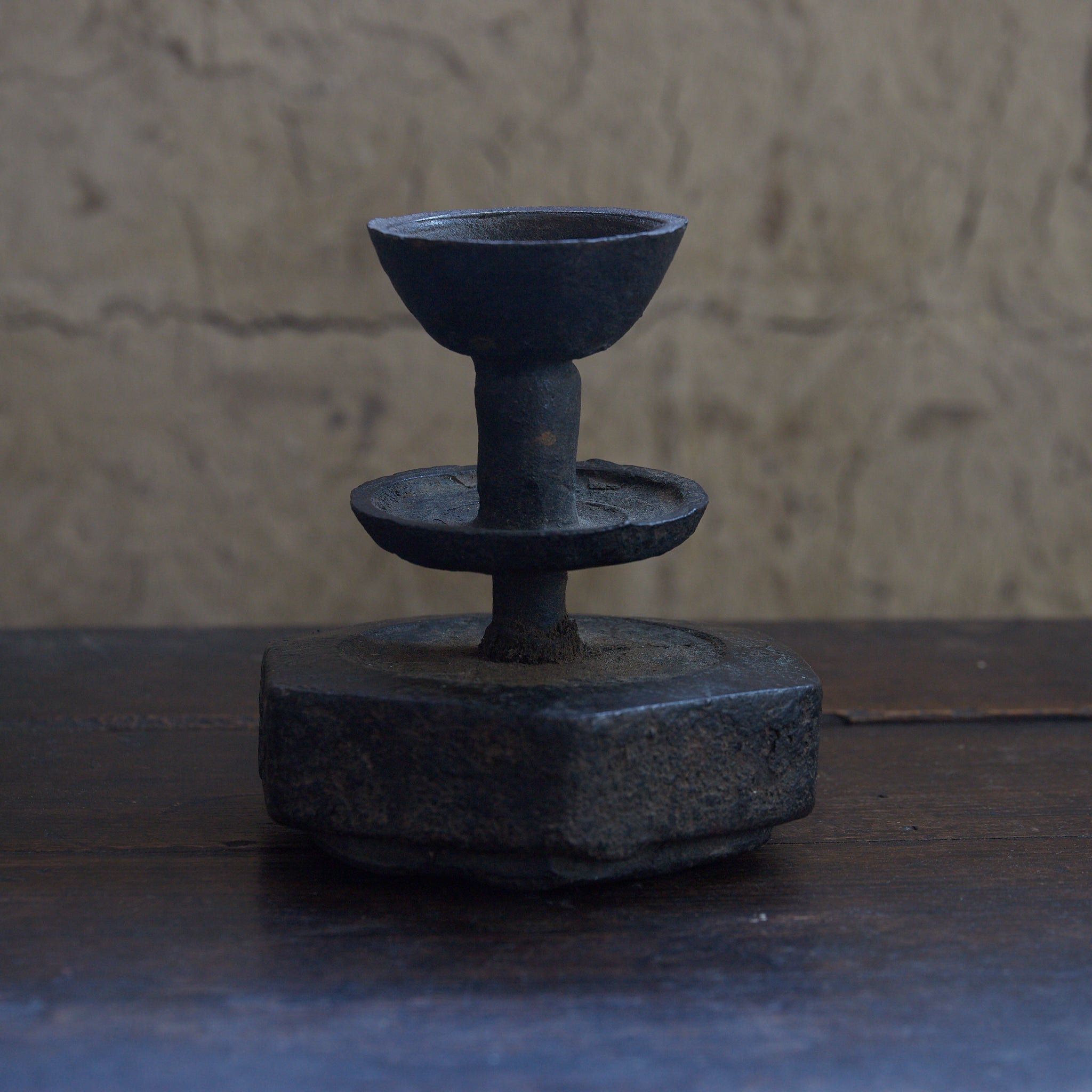 李朝 古鉄面取燭台（1392–1897CE） | Detailansicht 6