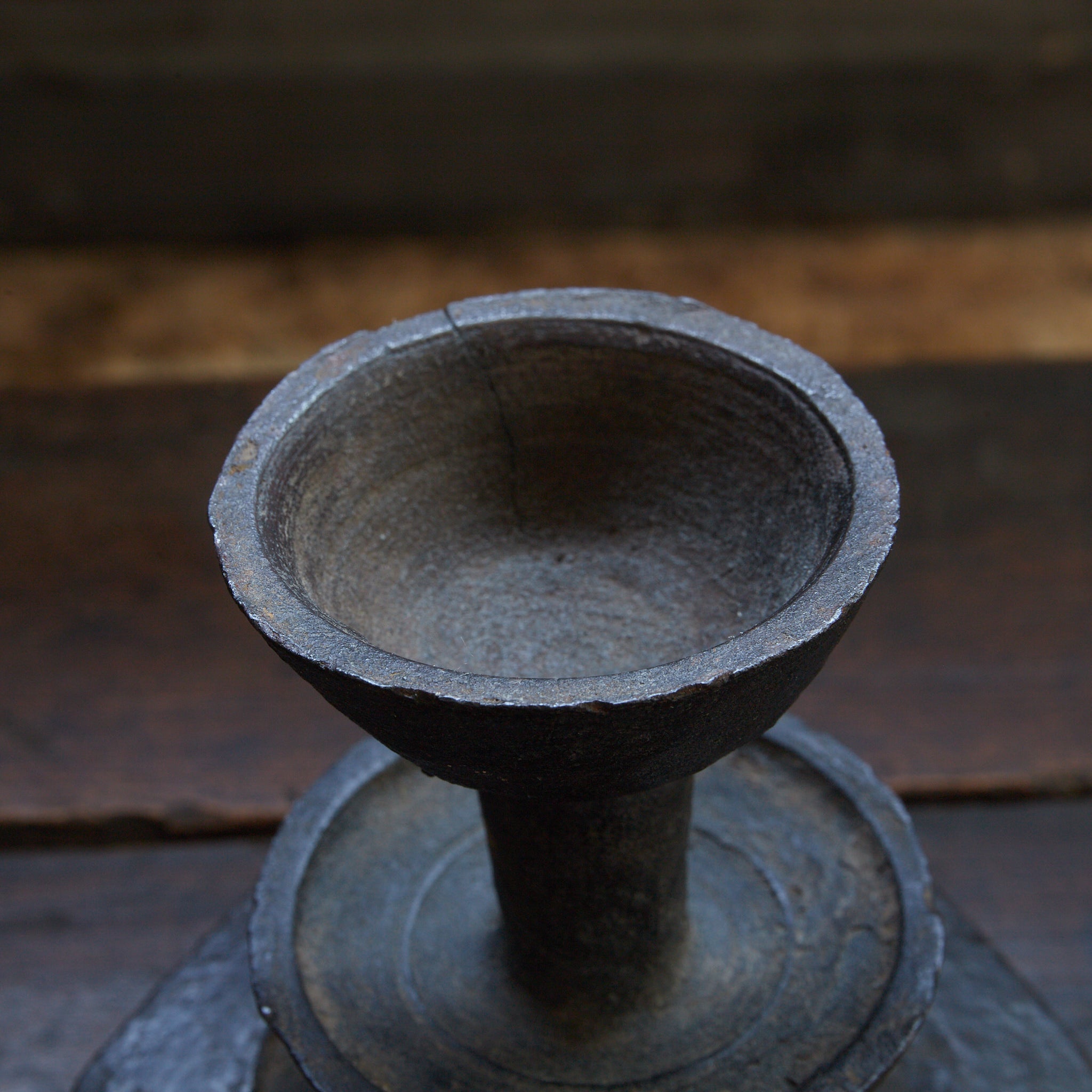 李朝 古鉄面取燭台（1392–1897CE） | Detailansicht 14