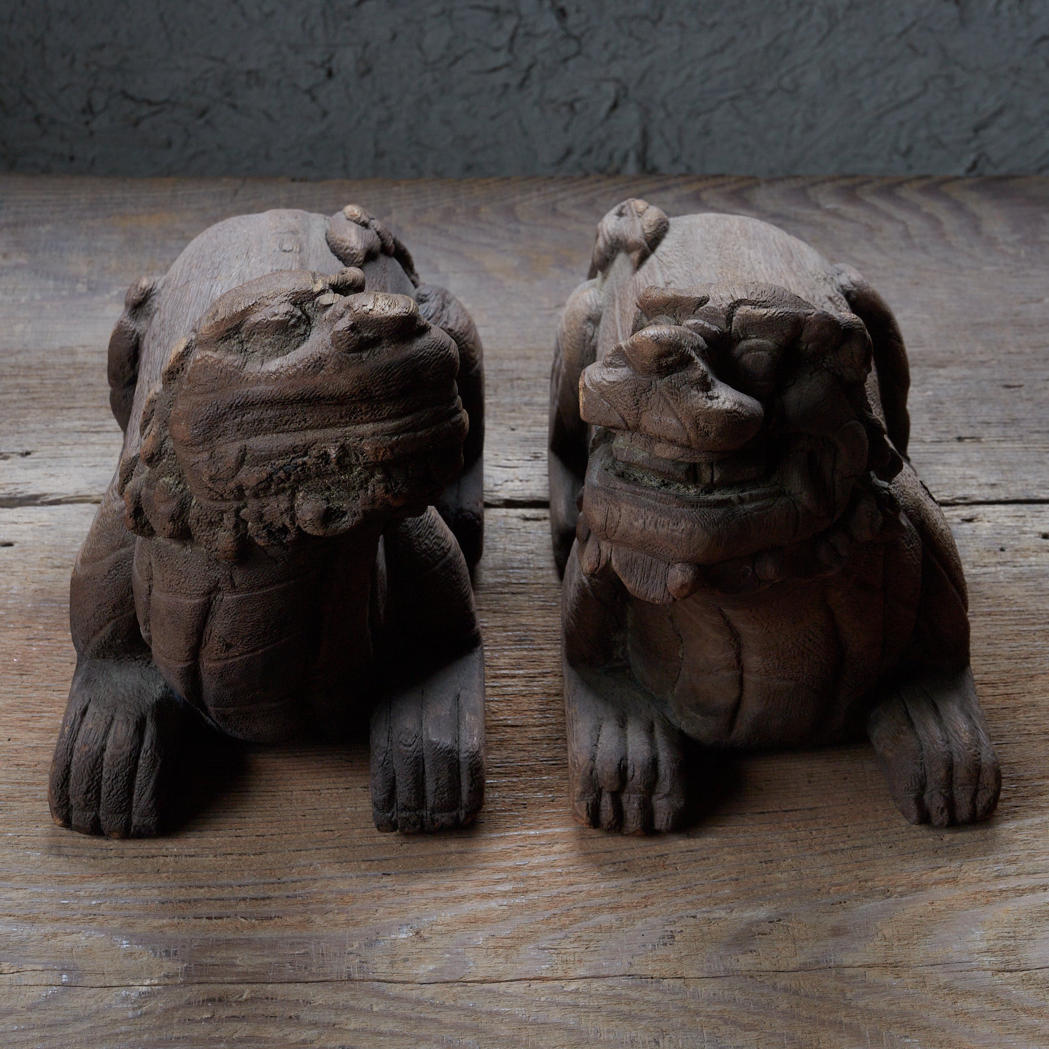 李朝 木造阿吽獅子像 一対（1392–1897CE） | 入蘆花（ロカニイル）