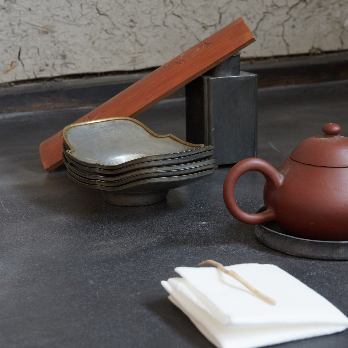清代 古錫銅覆花弁形茶托 5客揃（1616–1911CE） – 茶托