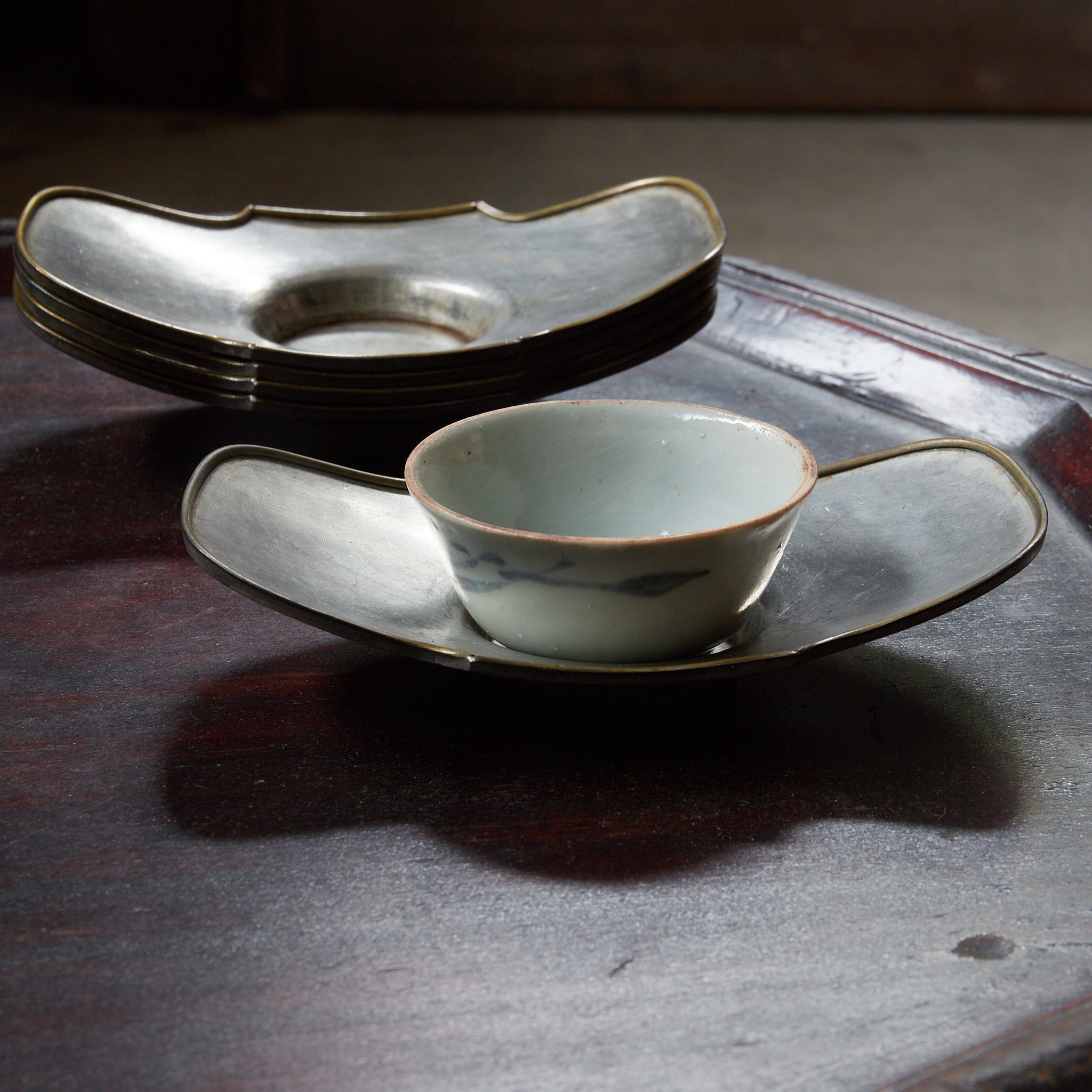 清代 古錫銅覆花弁形茶托 5客揃（1616–1911CE） – 茶托