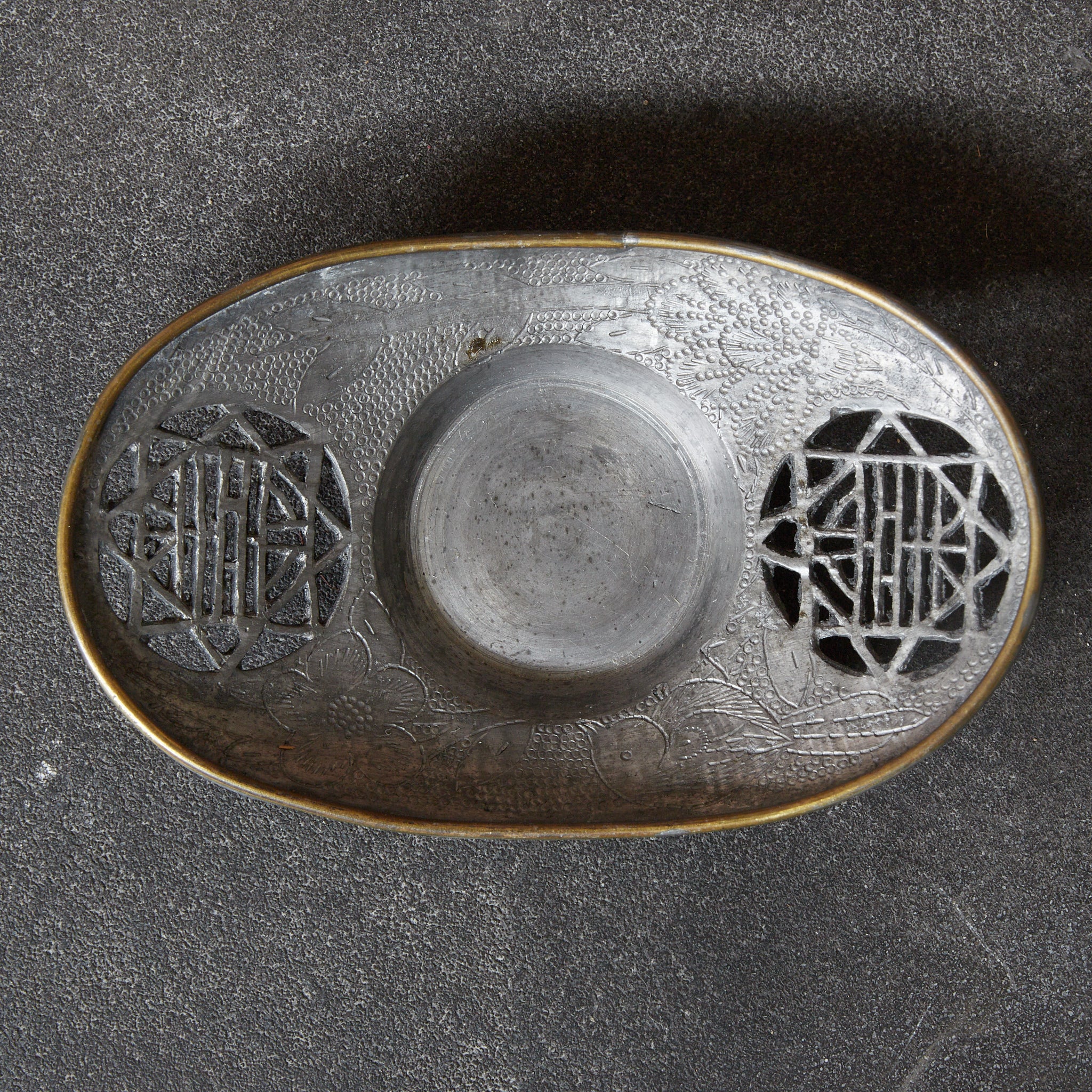 清代 古錫銅覆陰刻鳥花文透彫茶托 5客揃（1616–1911CE）｜詳細画像10