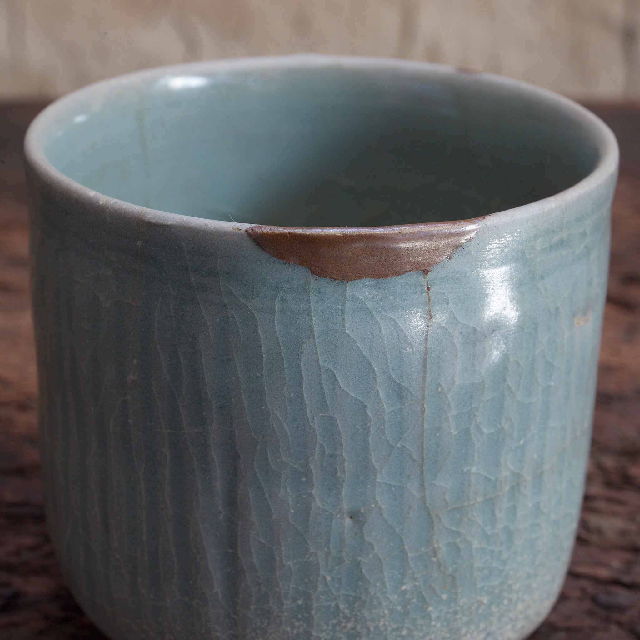 GOBELET CYLINDRIQUE, Céladon, Avec boîte en bois, Dynastie Goryeo (918–1392 apr. J.-C.) | Image de détail 11