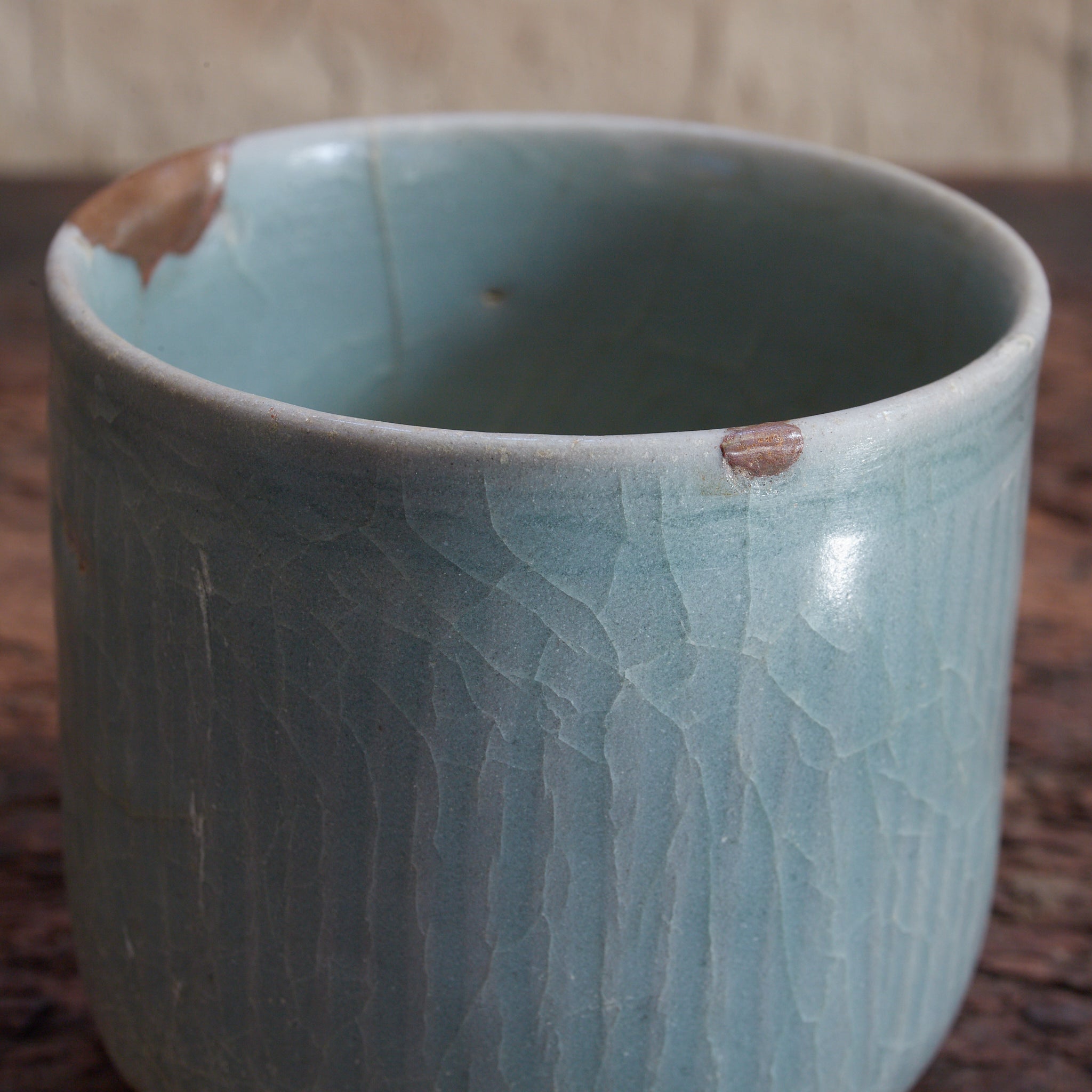 GOBELET CYLINDRIQUE, Céladon, Avec boîte en bois, Dynastie Goryeo (918–1392 apr. J.-C.) | Image de détail 15
