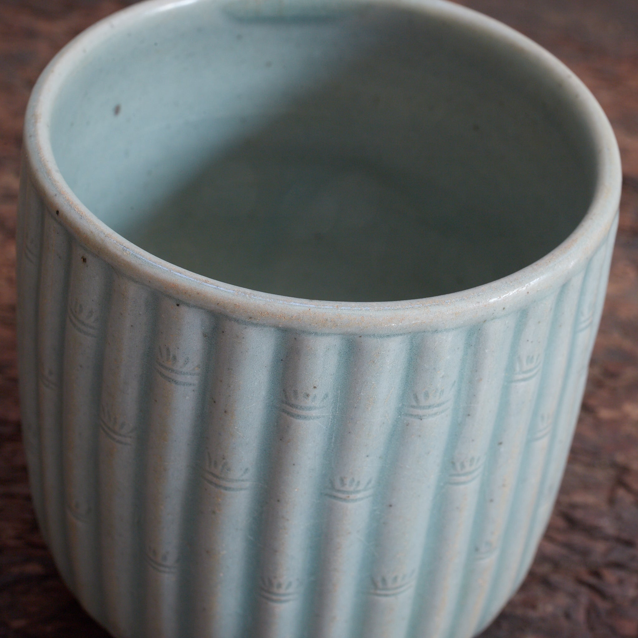 CYLINDRICAL CUP, Celadon with relief-carved bamboo-joint pattern, With wooden box, Goryeo Dynasty (918–1392 CE) | Detail image 13