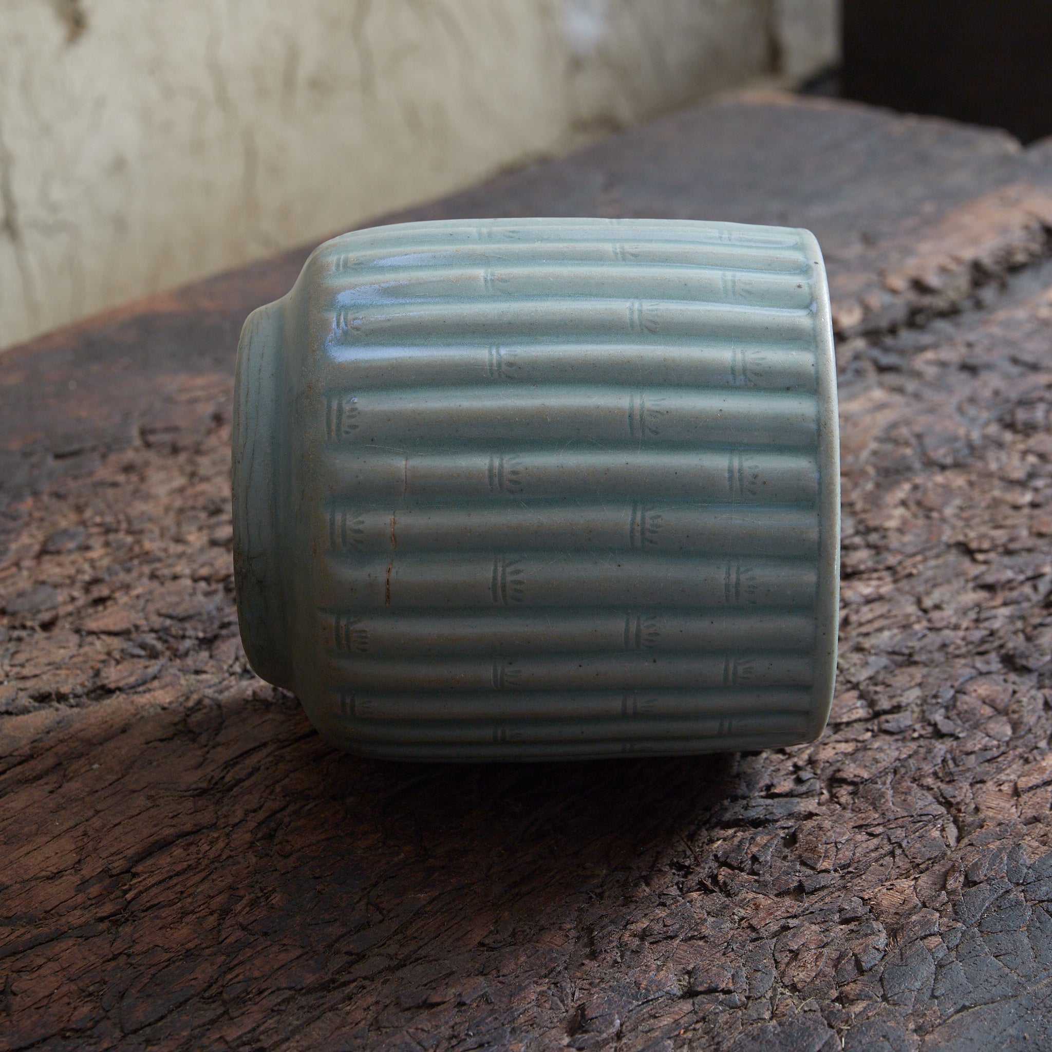CYLINDRICAL CUP, Celadon with relief-carved bamboo-joint pattern, With wooden box, Goryeo Dynasty (918–1392 CE) | Detail image 19