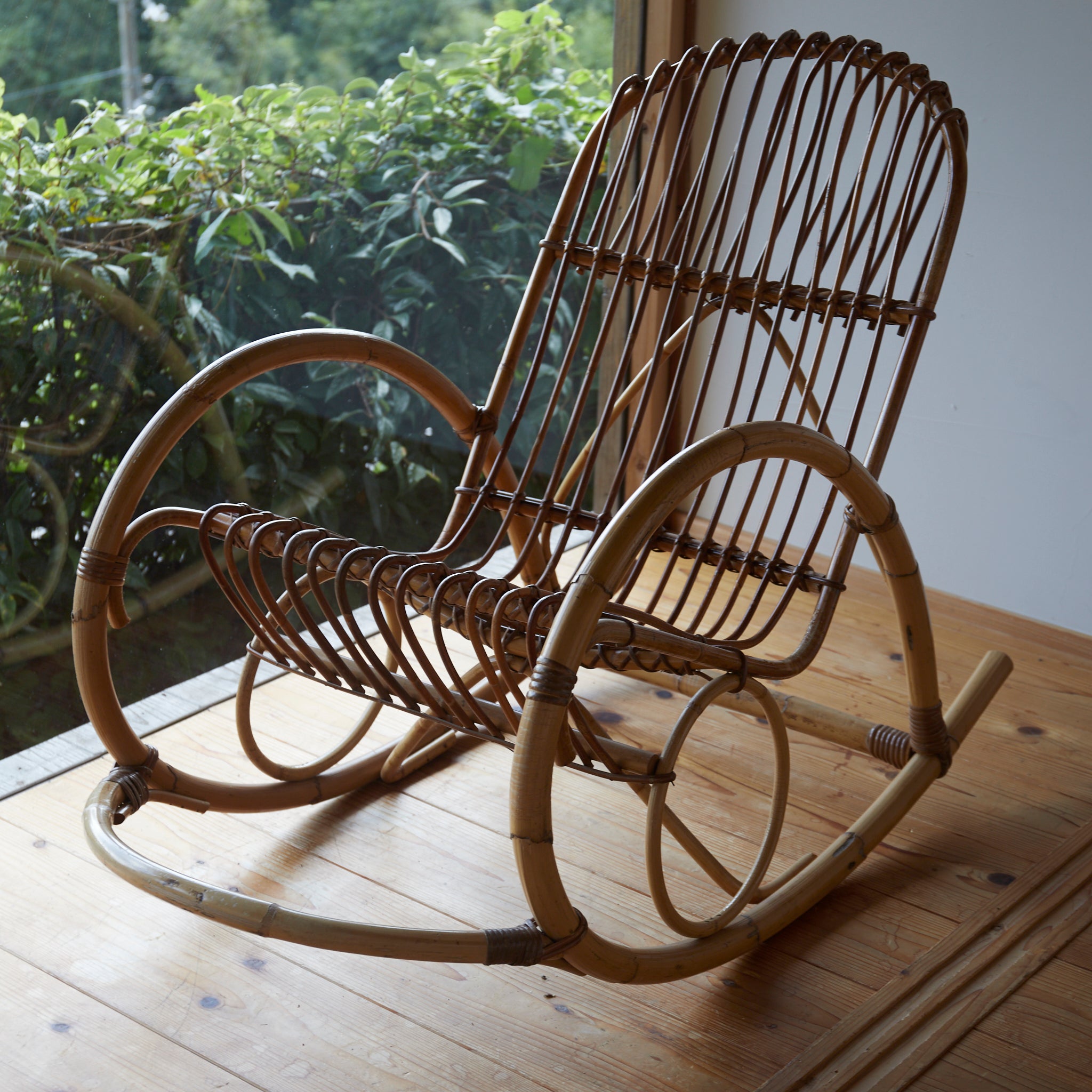 Picturesque rocking chair from the Showa period/1926-1989CE