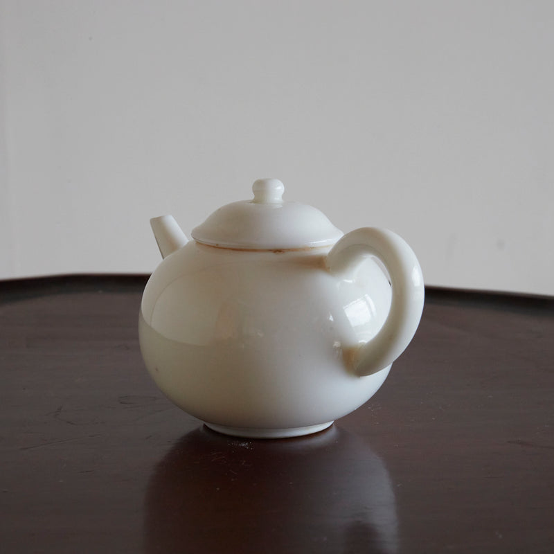 Qing Dynasty Dehua Kiln White Porcelain Teapot Grindama Qing Dynasty/1616-1911CE