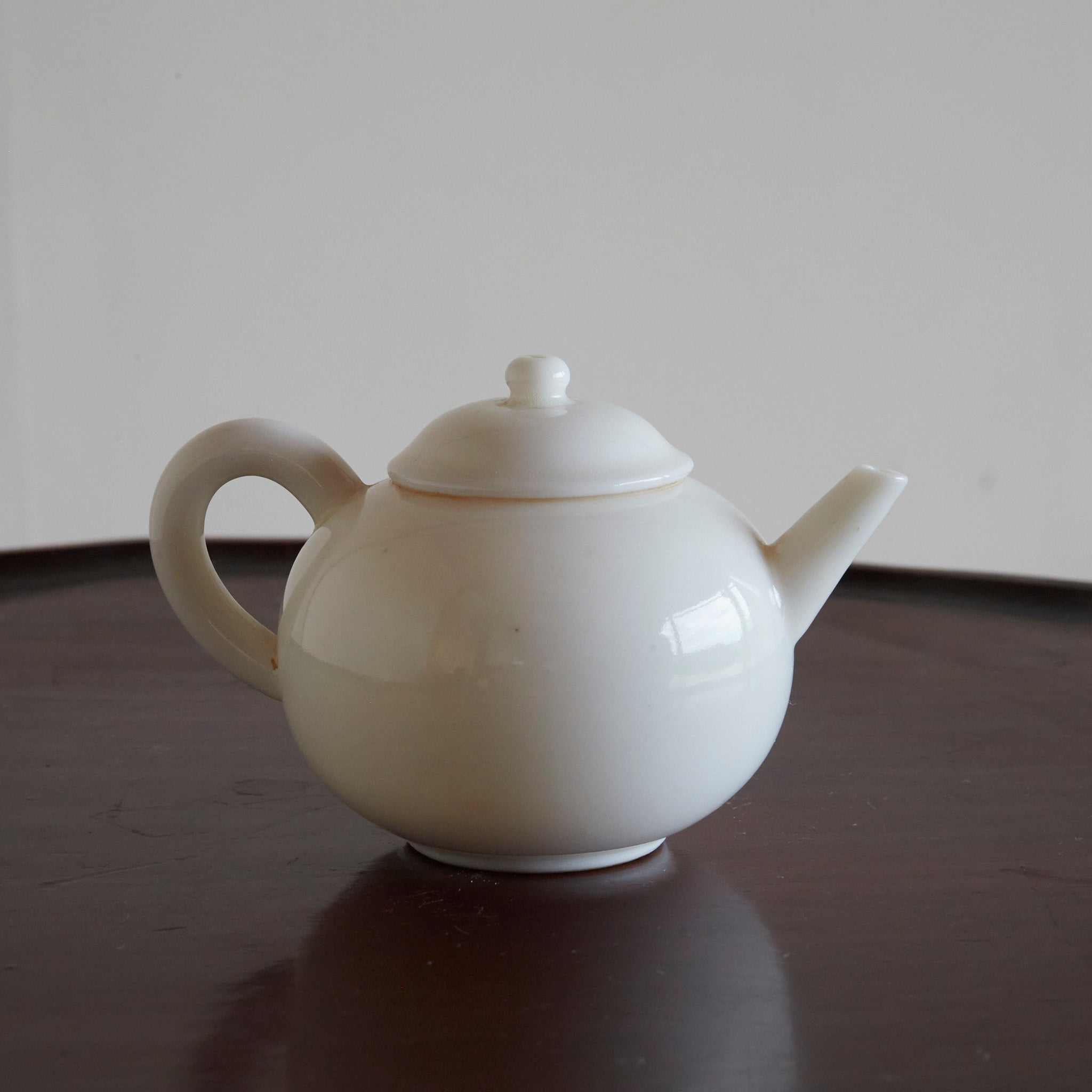 Qing Dynasty Dehua Kiln White Porcelain Teapot Grindama Qing Dynasty/1616-1911CE