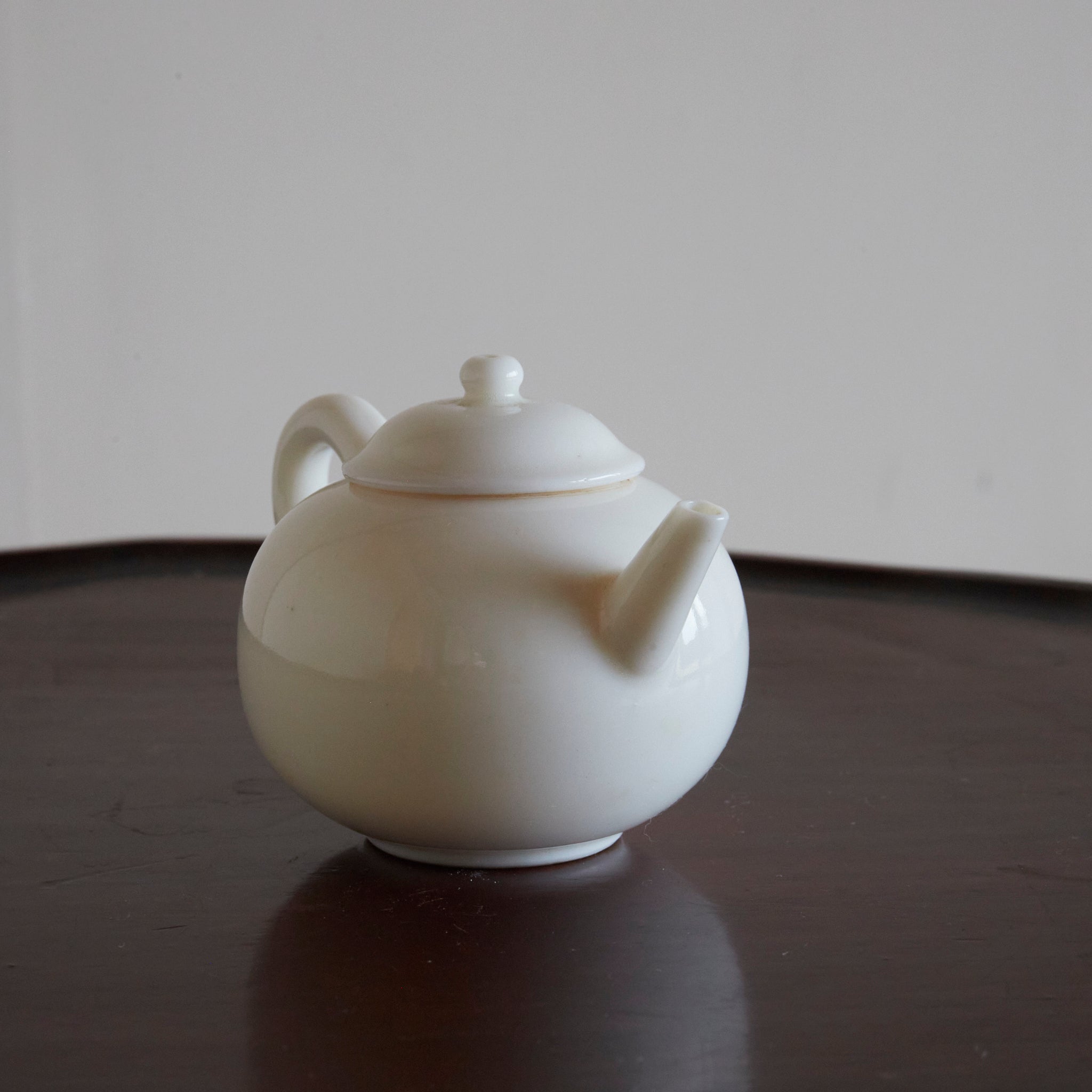 Qing Dynasty Dehua Kiln White Porcelain Teapot Grindama Qing Dynasty/1616-1911CE