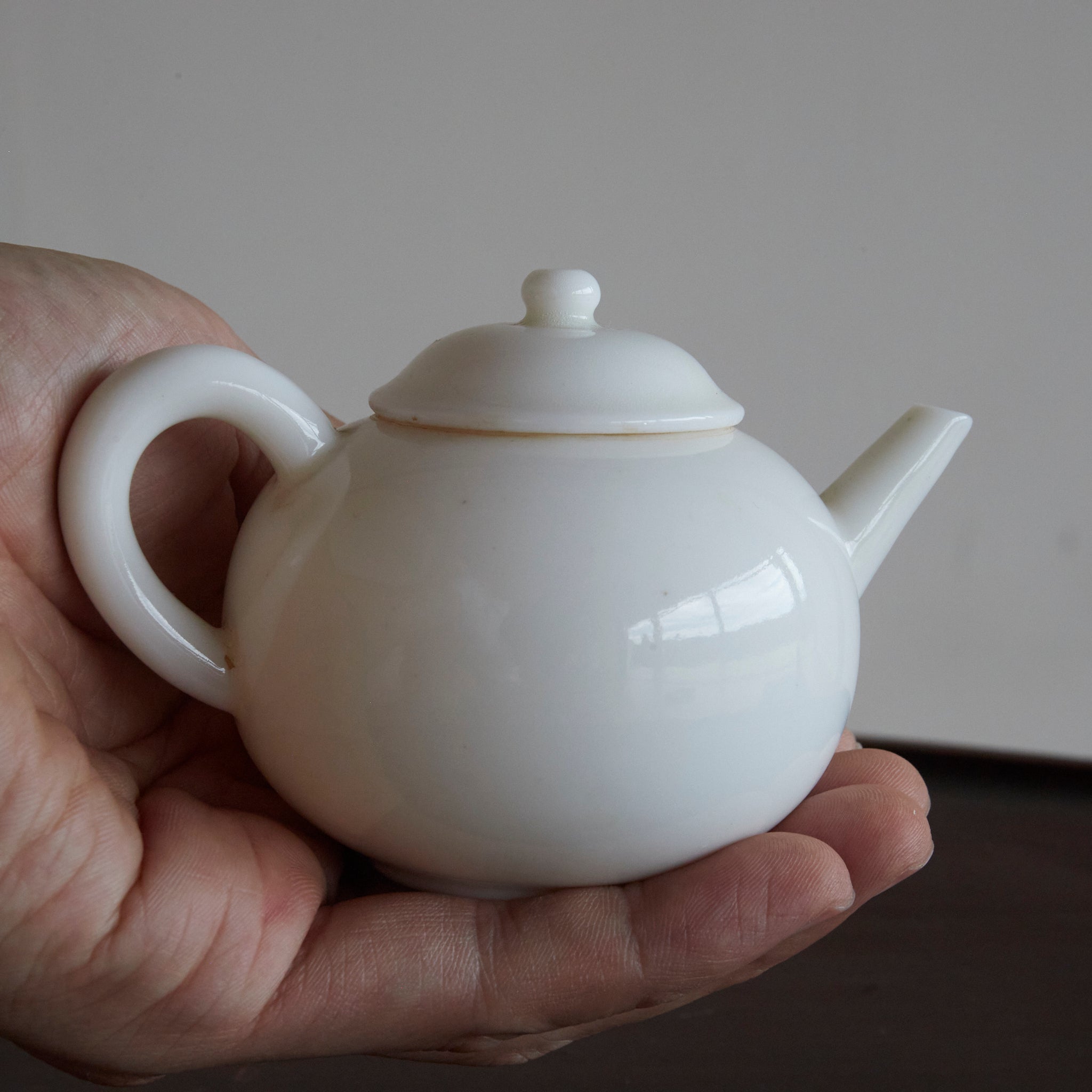 Qing Dynasty Dehua Kiln White Porcelain Teapot Grindama Qing Dynasty/1616-1911CE