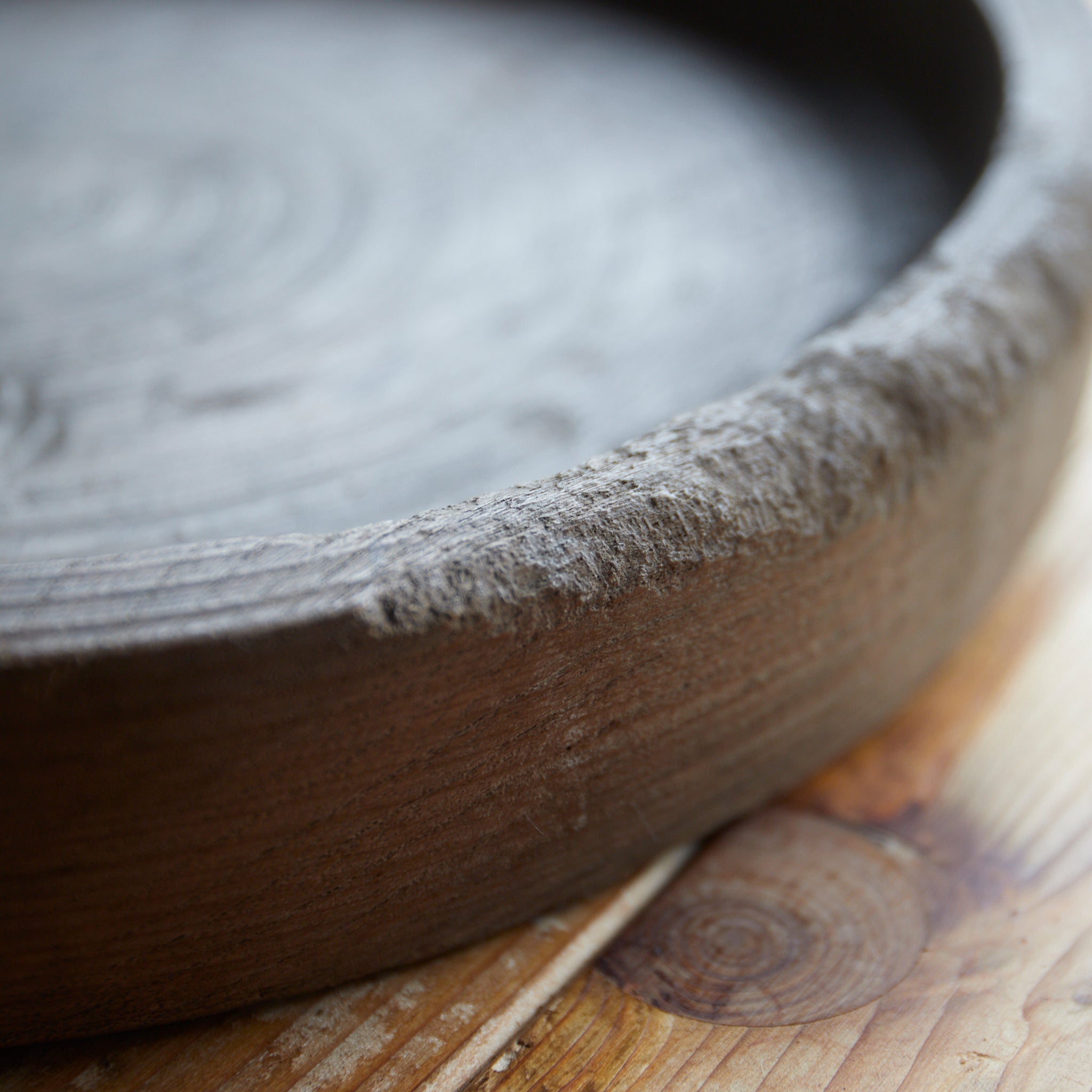 Solid wood hollowed-out tray Edo period/1603-1867CE