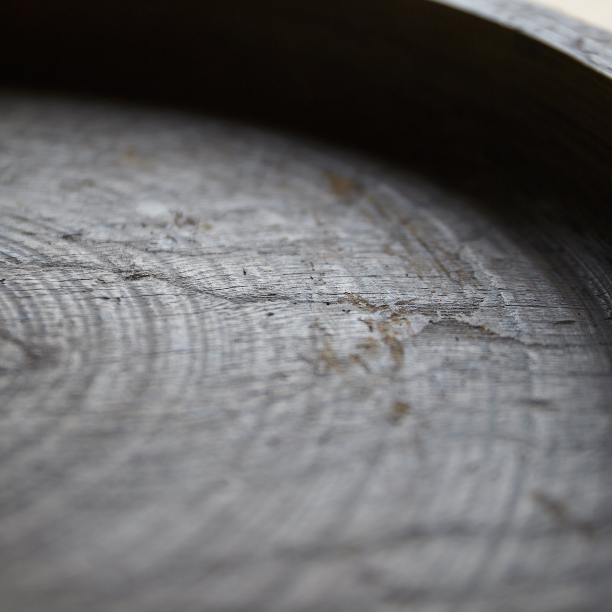 Solid wood hollowed-out tray Edo period/1603-1867CE