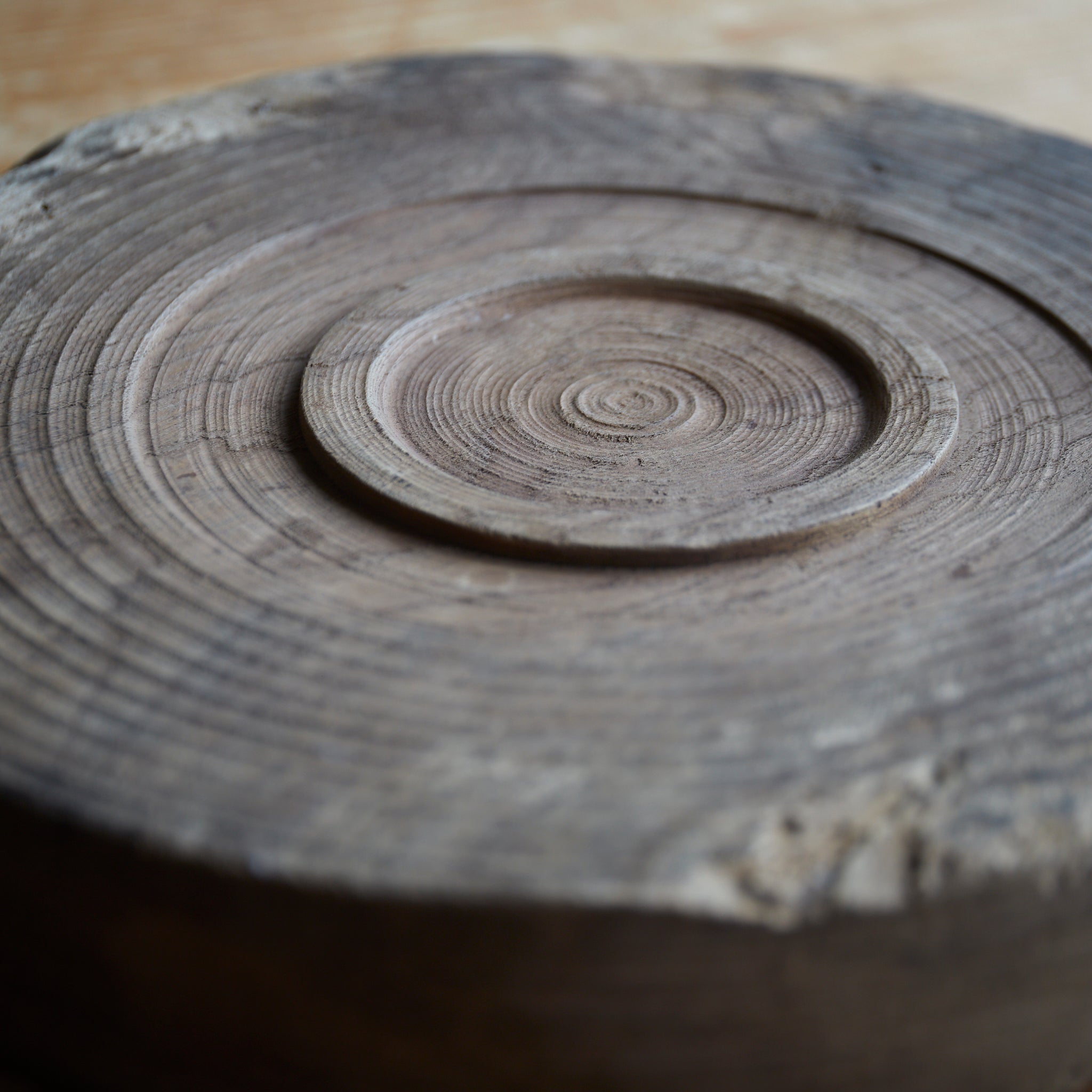 Solid wood hollowed-out tray Edo period/1603-1867CE