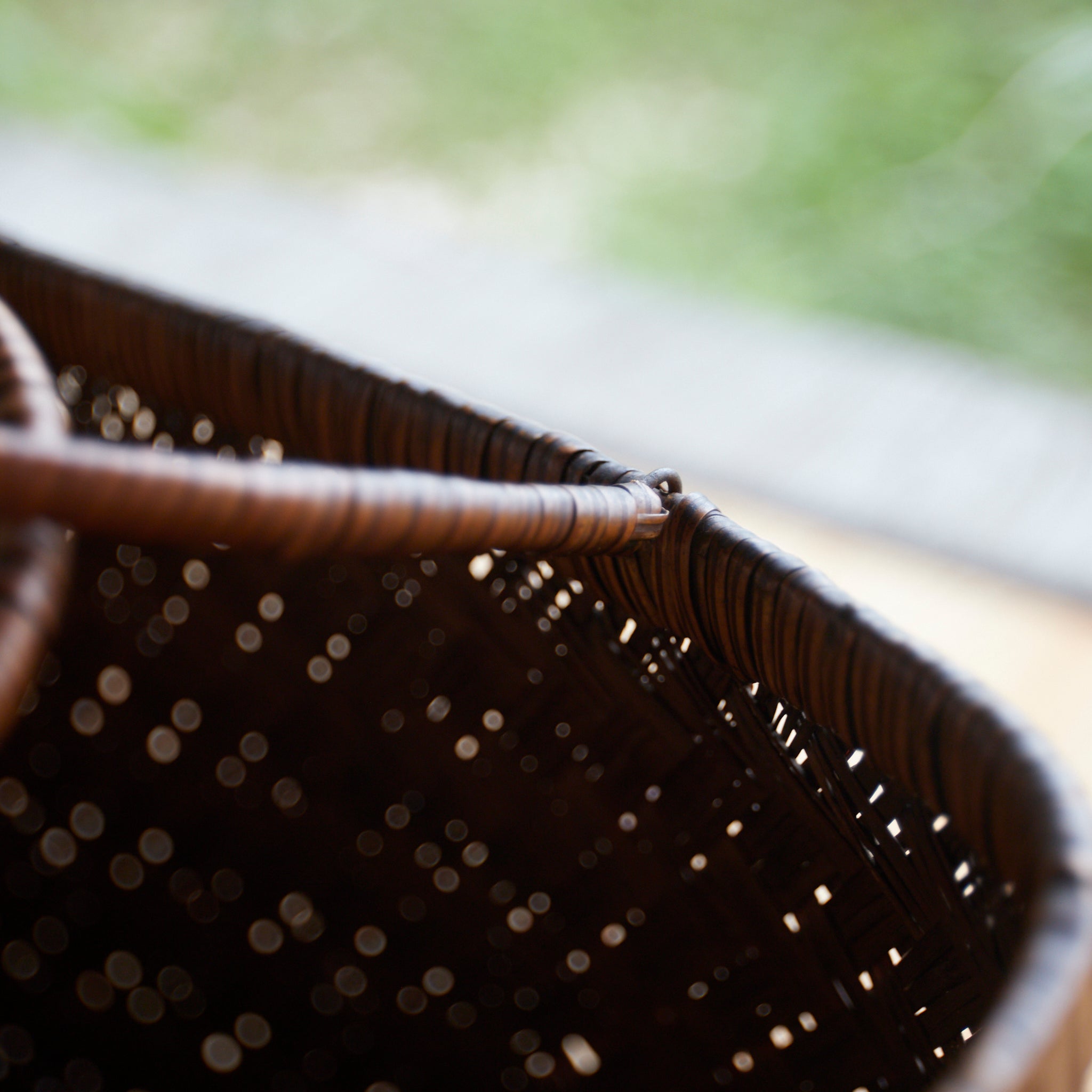 Old bamboo basket that grew well in amber color Open-air basket Taisho Taisho period/1912-1926CE