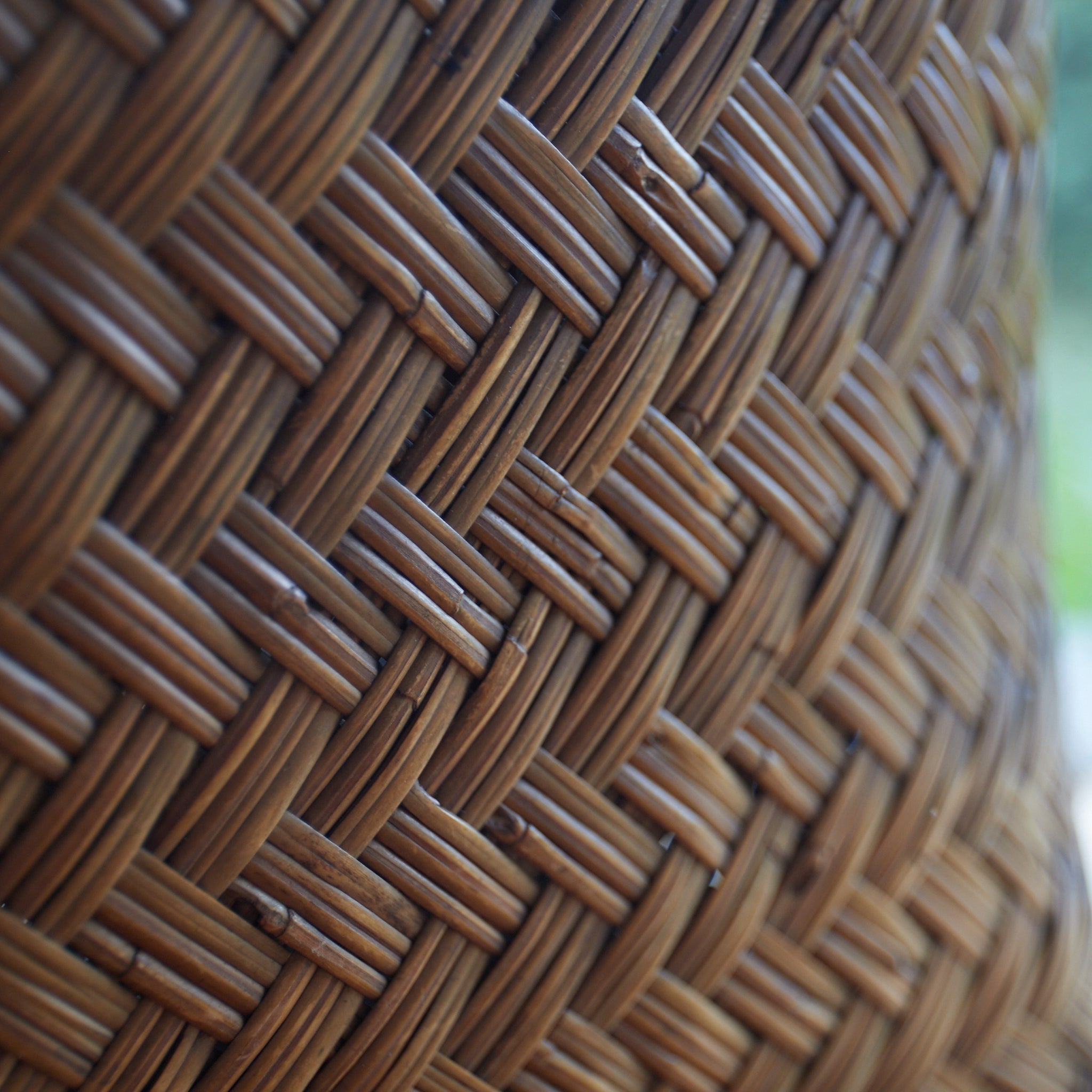 Old bamboo basket that grew well in amber color Open-air basket Taisho Taisho period/1912-1926CE