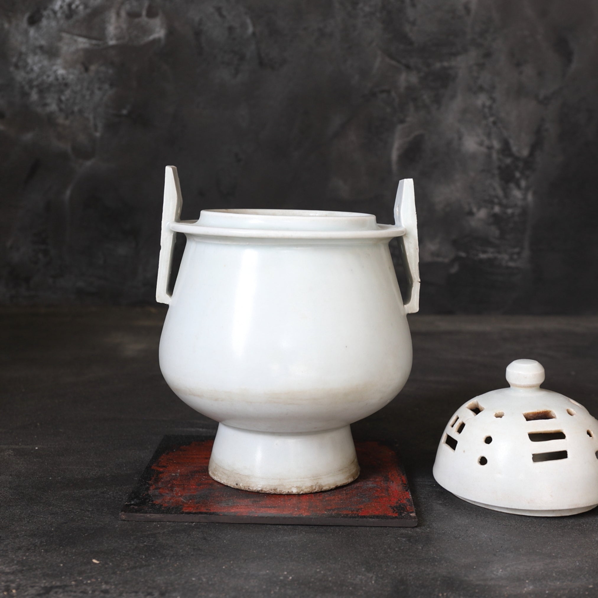 注目ショップ 李朝 CE） 白磁香爐（1392–1897 工芸品
