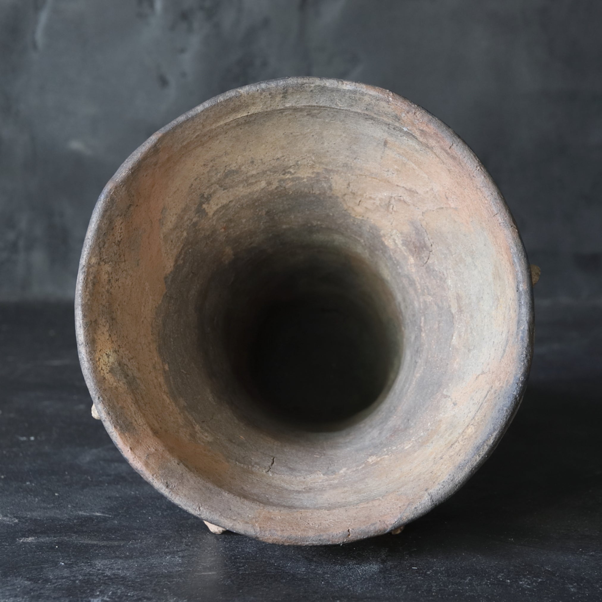 縄文時代 縄文装飾付深鉢土器（10000–300 BCE）