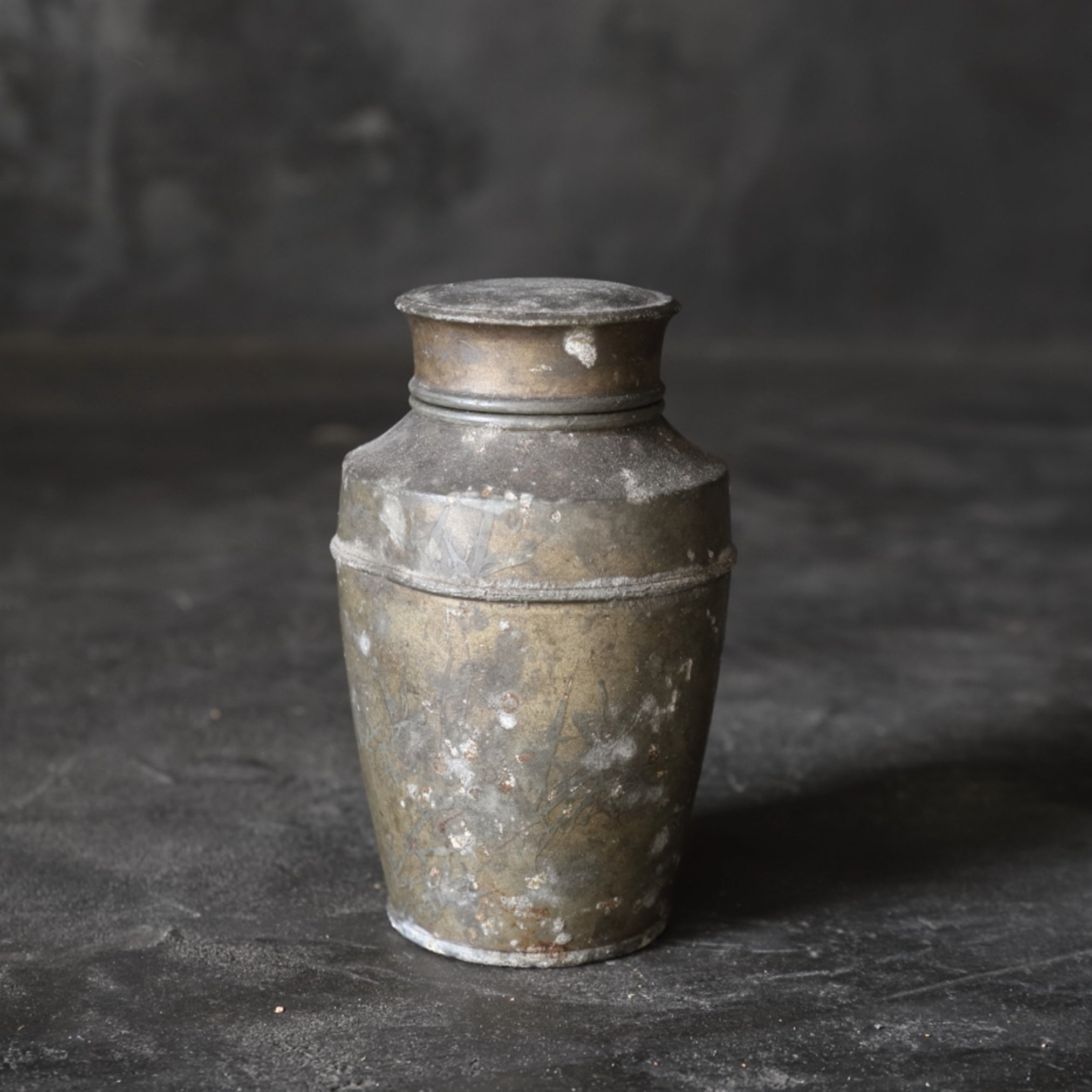 古锡茶叶罐（清朝, 公元1616年–1911年） | 入芦花