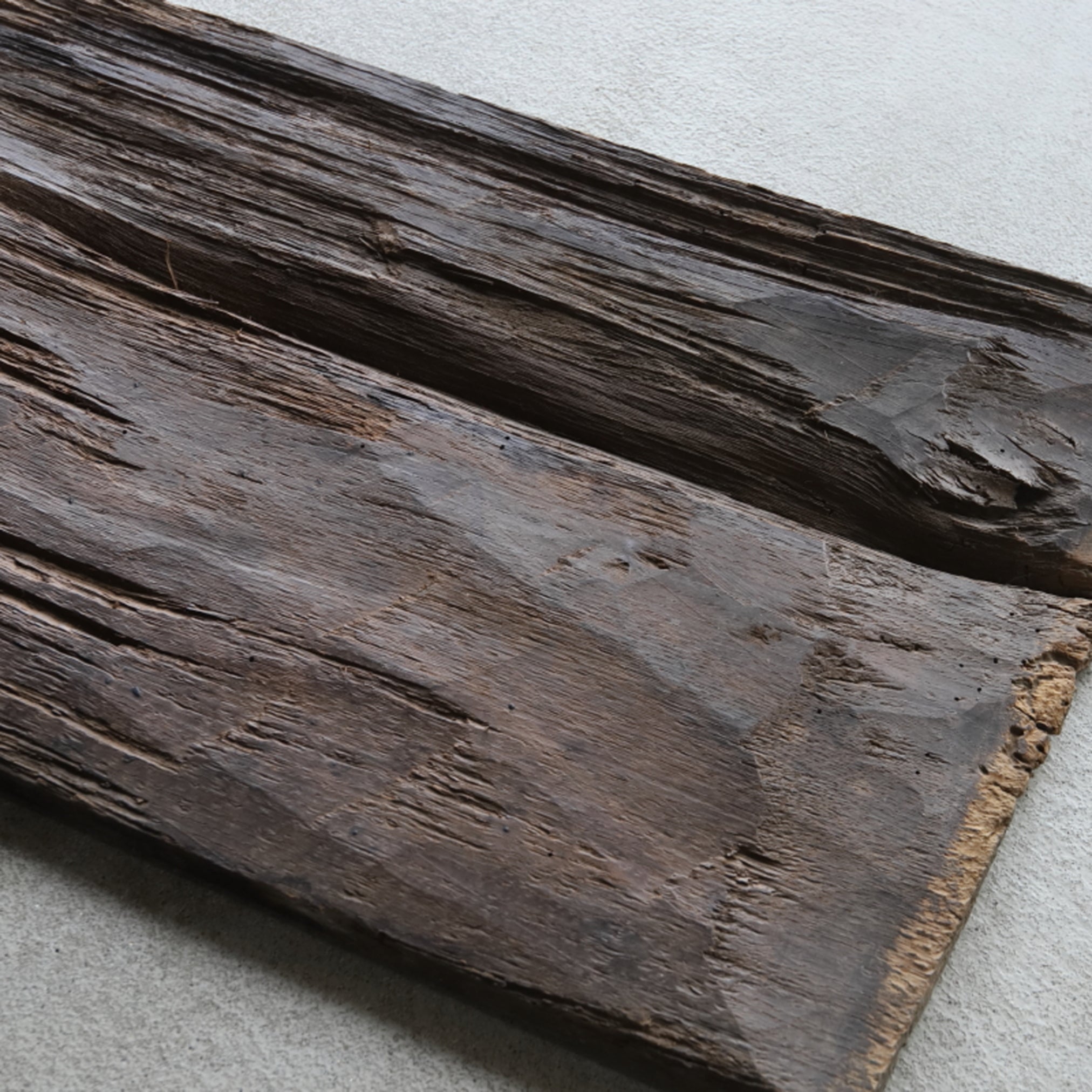 TABLA DEL SUELO DEL TOKONOMA, Material antiguo, b, Dinastía Joseon（1392–1897 d. C.）