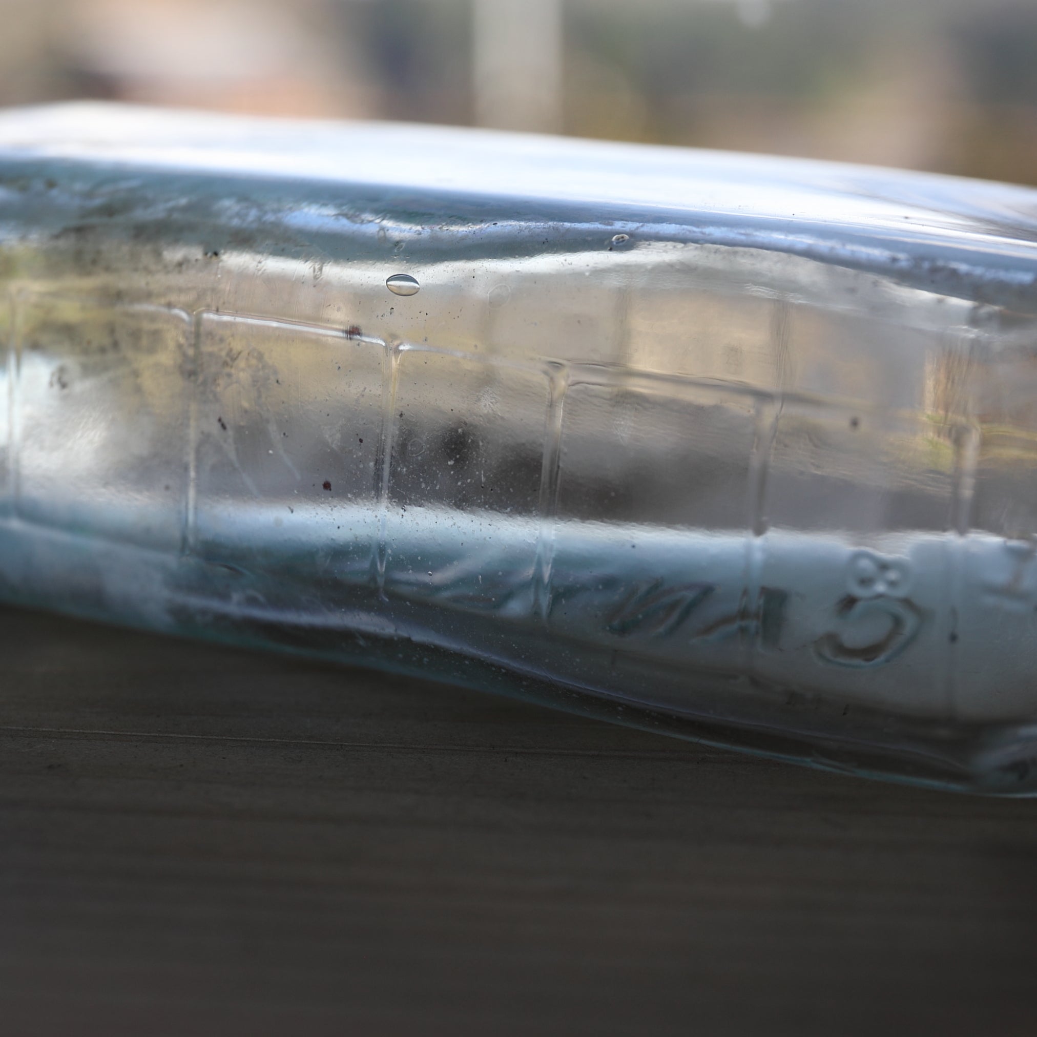 英国アンティーク ガラス瓶（近世：16–19世紀） | 入蘆花（ロカニイル）