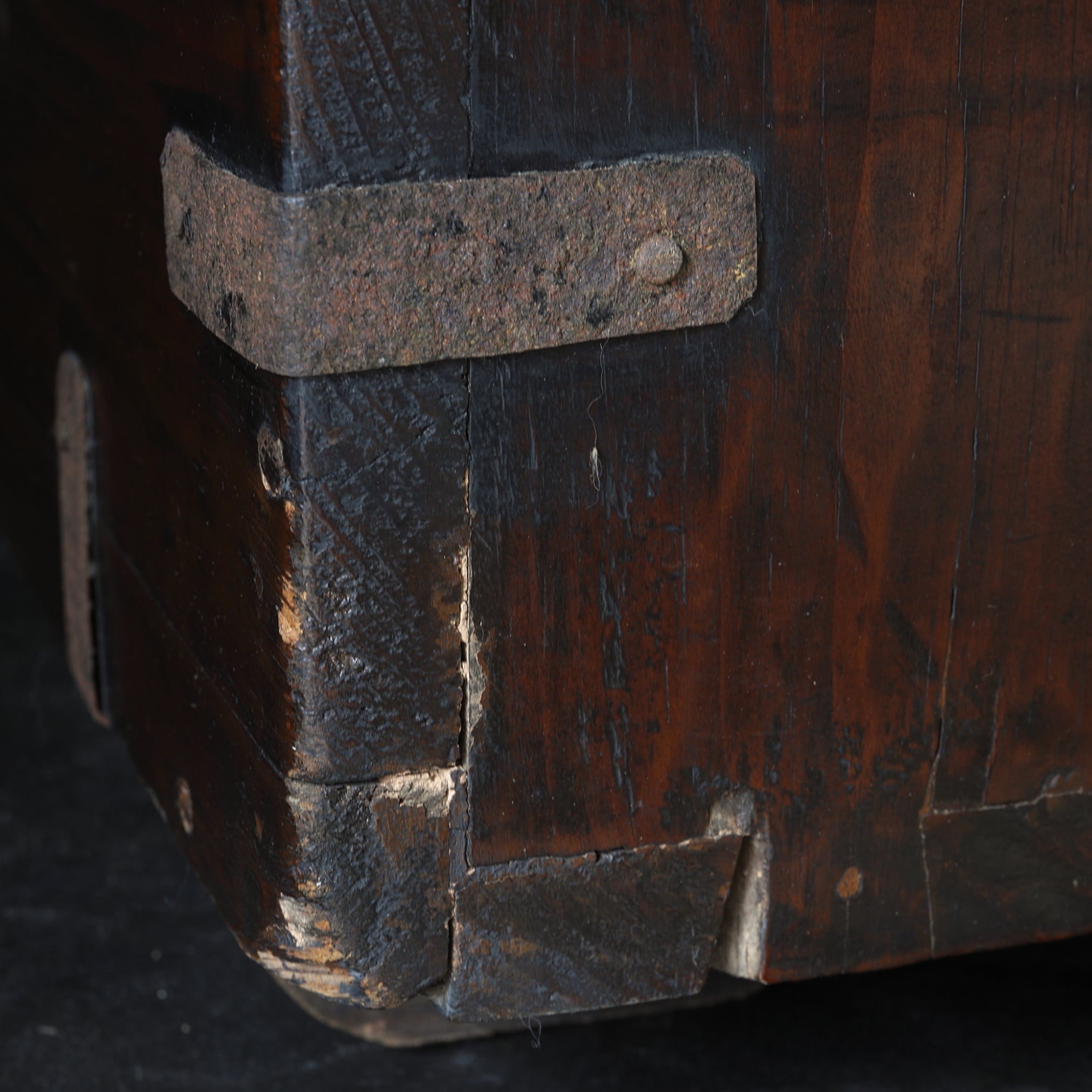 李朝 半閉櫃（バンダジ）（1392–1897 CE） | 入蘆花（ロカニイル）