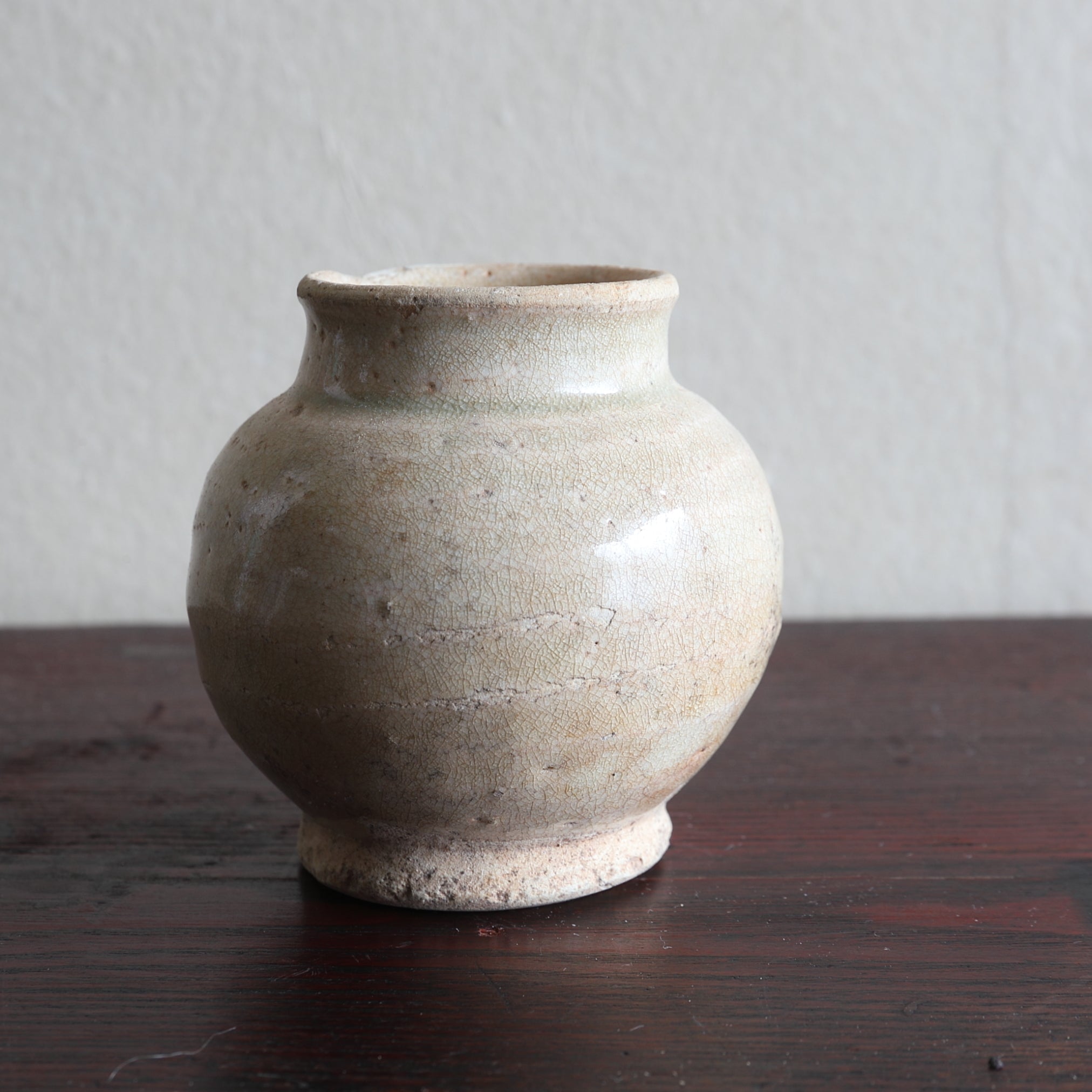 室町時代 古瀬戸 灰釉小壺(1336–1573 CE) | 入蘆花(ロカニイル) 室町時代 古瀬戸 灰釉小壺(1336–1573 CE) | 入蘆花(ロカニイル)