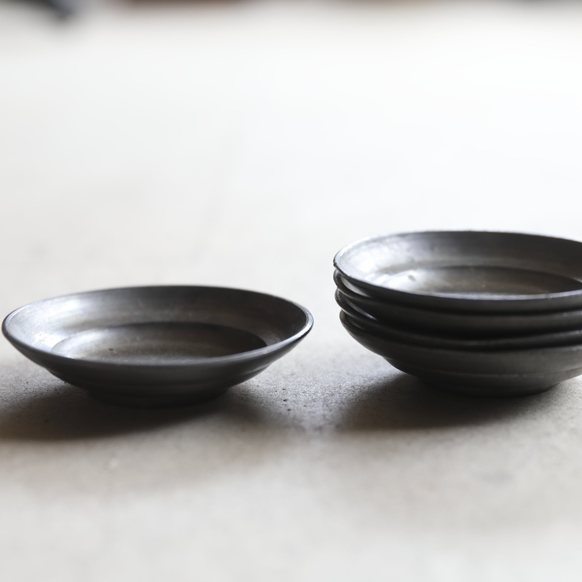 清代 古錫 小茶托 5客揃（1616–1911 CE） | 入蘆花（ロカニイル）