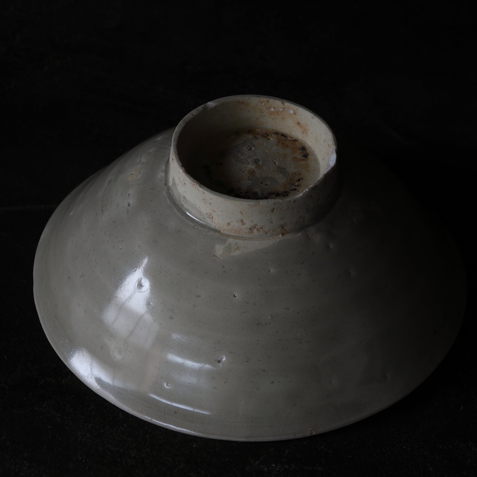 宋代 青磁茶碗（960–1279 CE） | 入蘆花（ロカニイル）