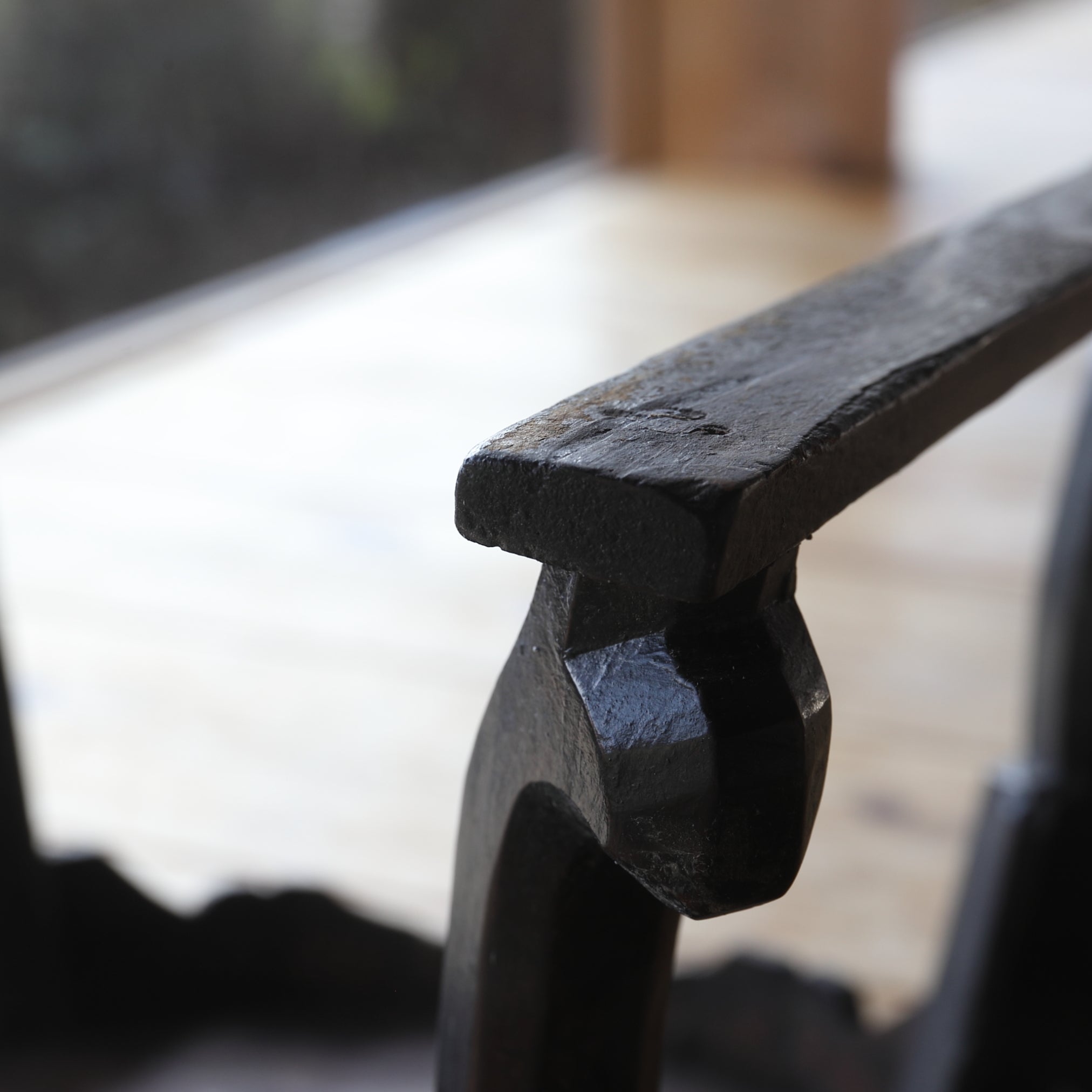 李朝 小盤（ソバン）（1392–1897 CE） | 入蘆花（ロカニイル）