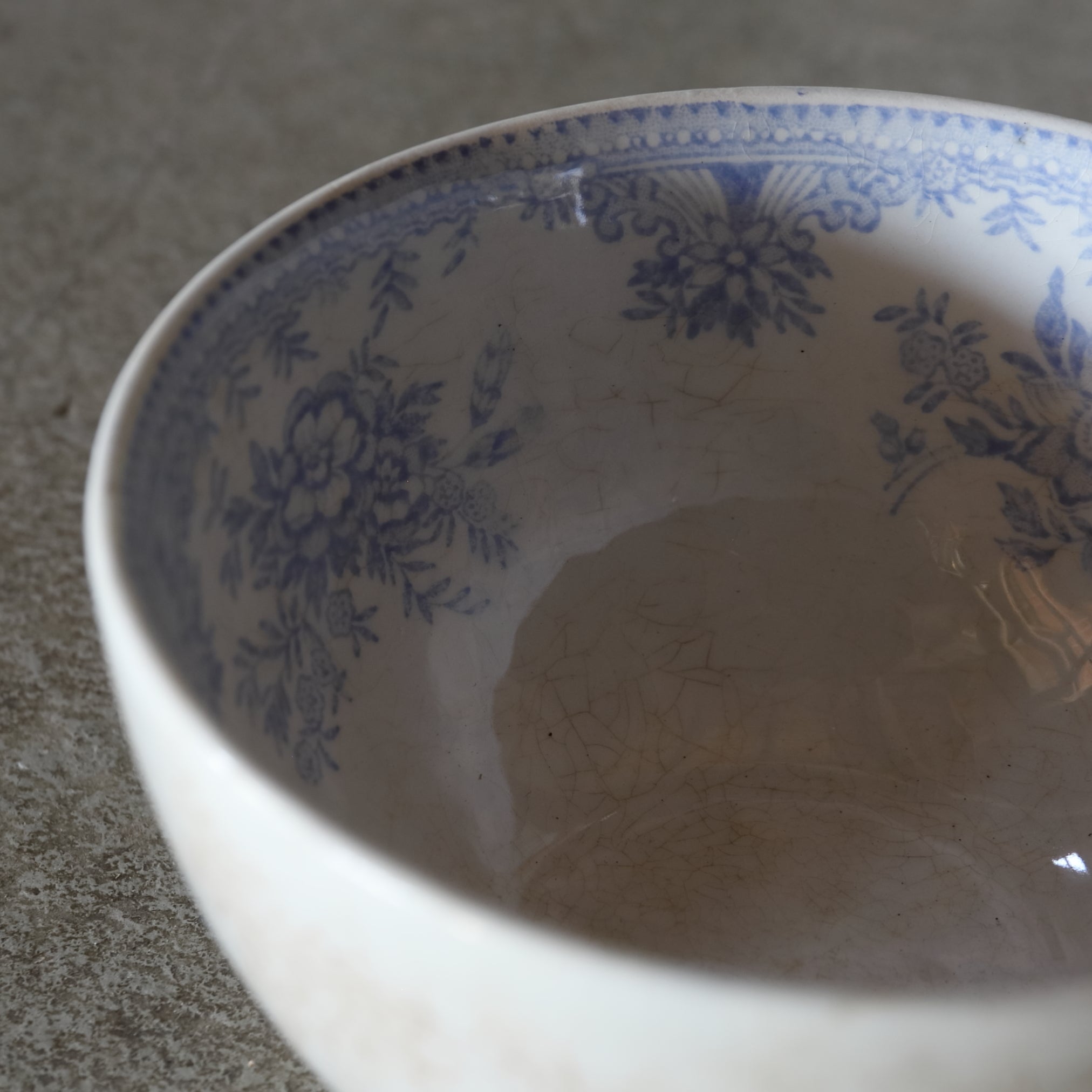 CAFÉ AU LAIT SCHALE, Unterglasurblaue mit Blumenmotiv, Britische Antiquitäten, Frühe Neuzeit（16.–19. Jahrhundert）