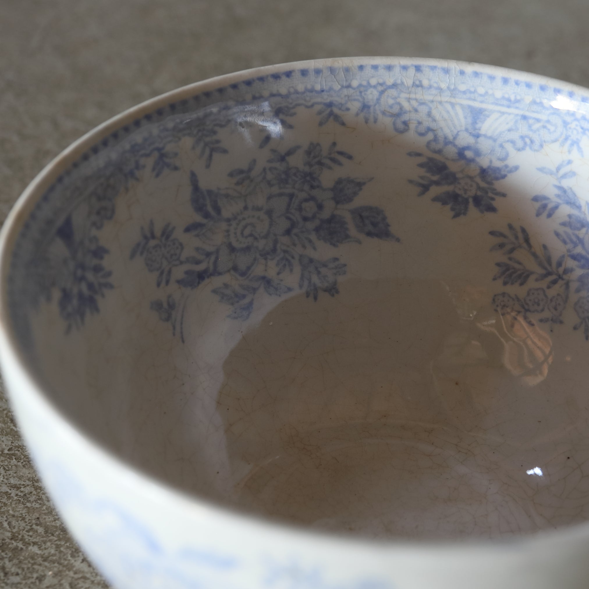 CAFÉ AU LAIT SCHALE, Unterglasurblaue mit Blumenmotiv, Britische Antiquitäten, Frühe Neuzeit（16.–19. Jahrhundert）
