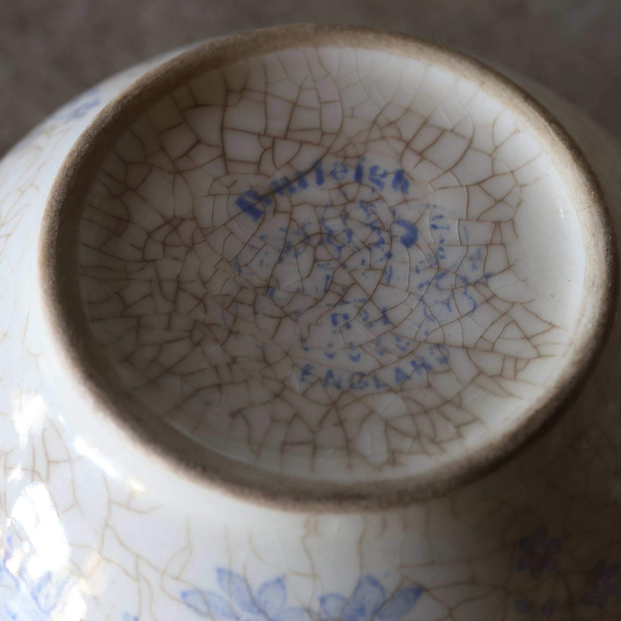 CAFÉ AU LAIT SCHALE, Unterglasurblaue mit Blumenmotiv, Britische Antiquitäten, Frühe Neuzeit（16.–19. Jahrhundert）